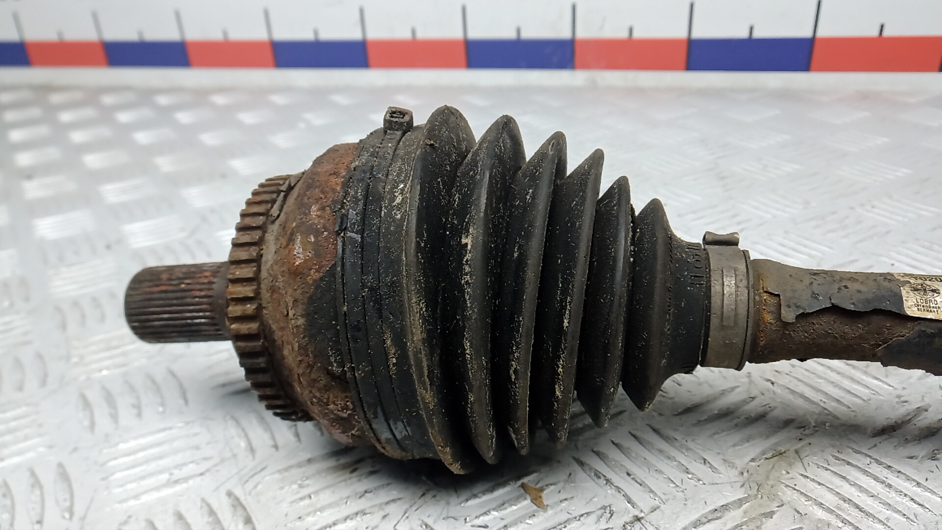 Полуось передняя левая