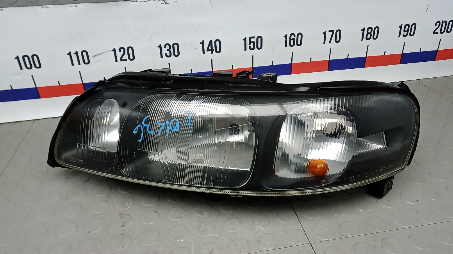 Фара левая