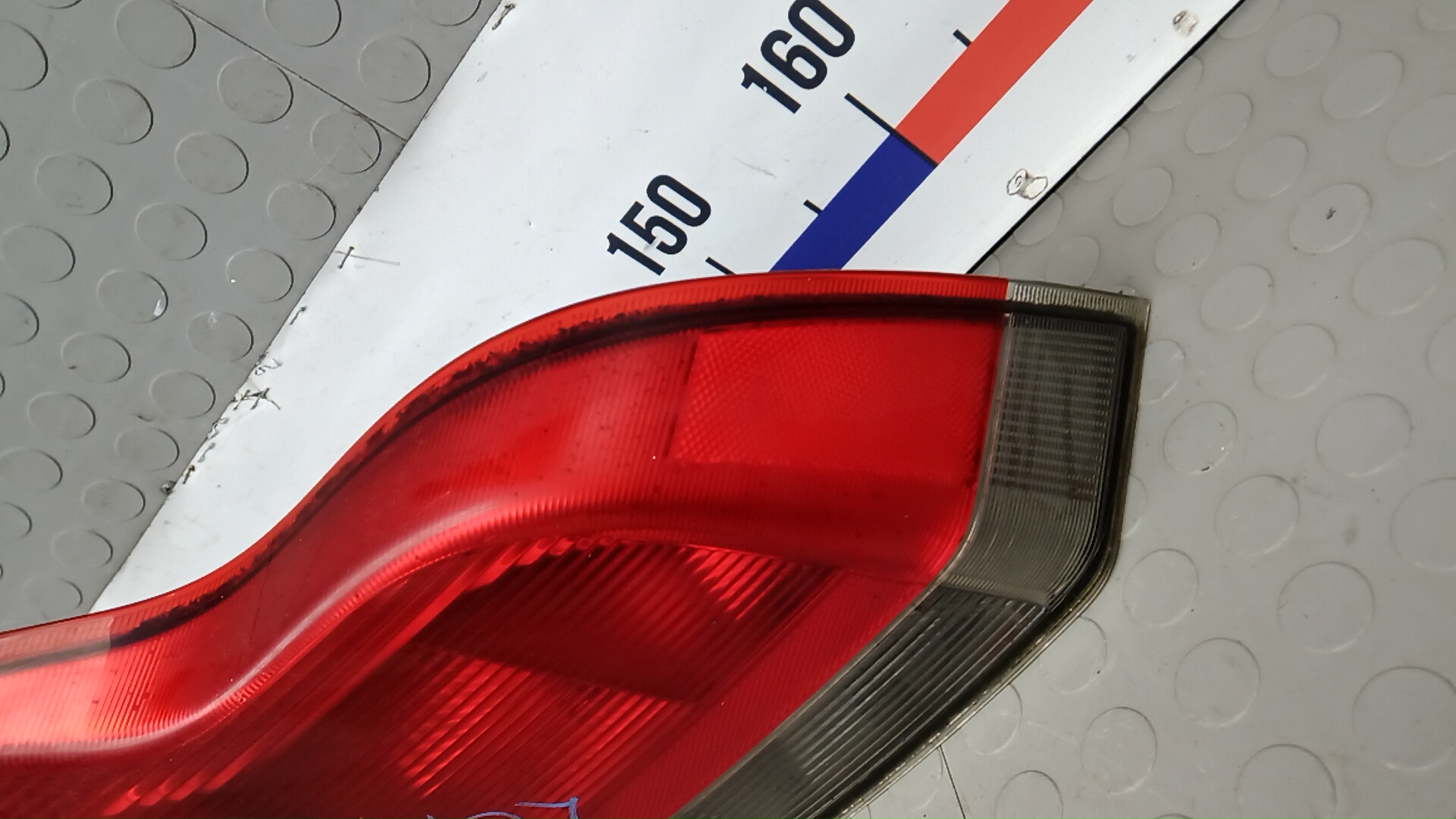 Фонарь задний правый