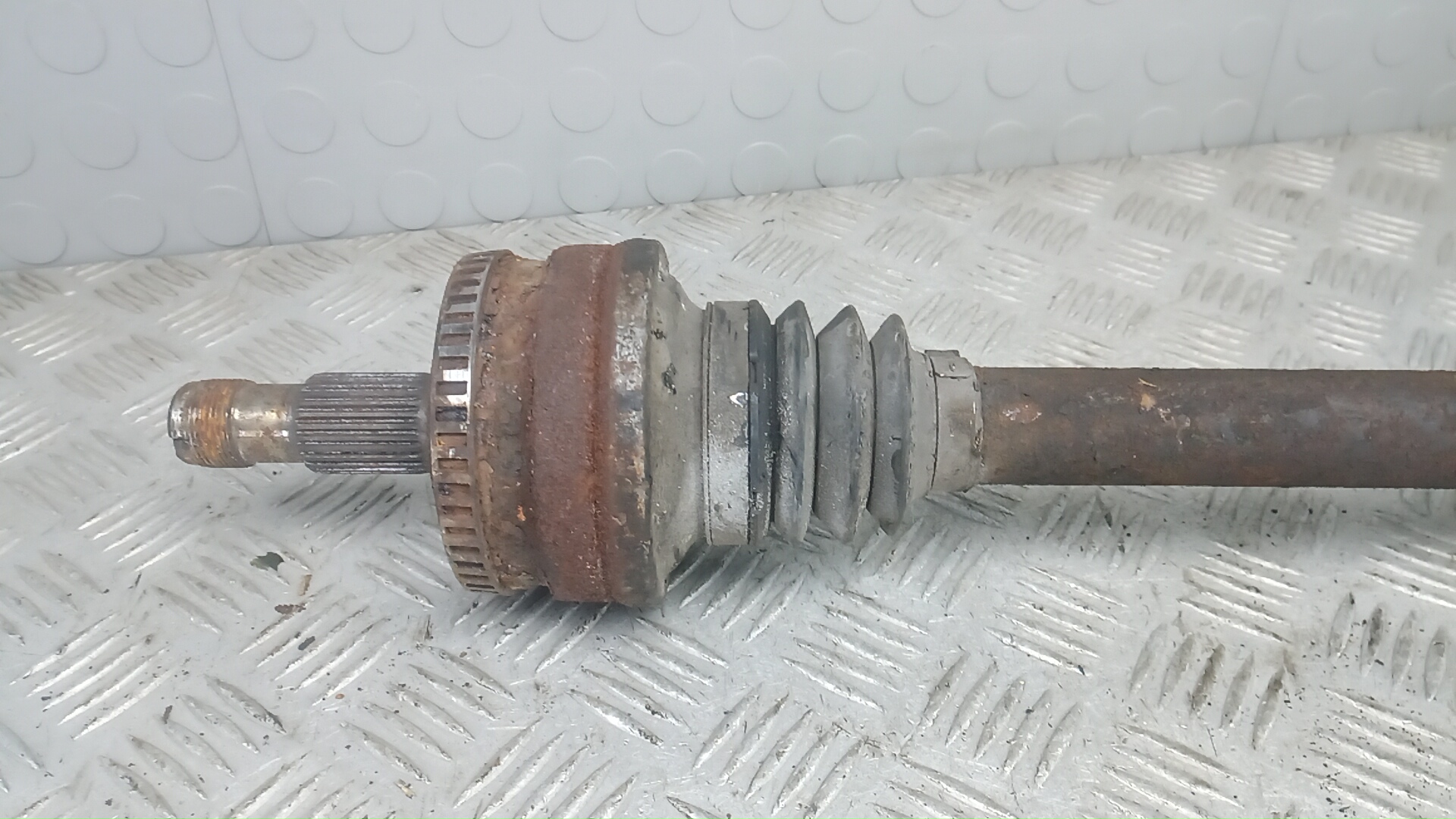 Полуось задняя правая