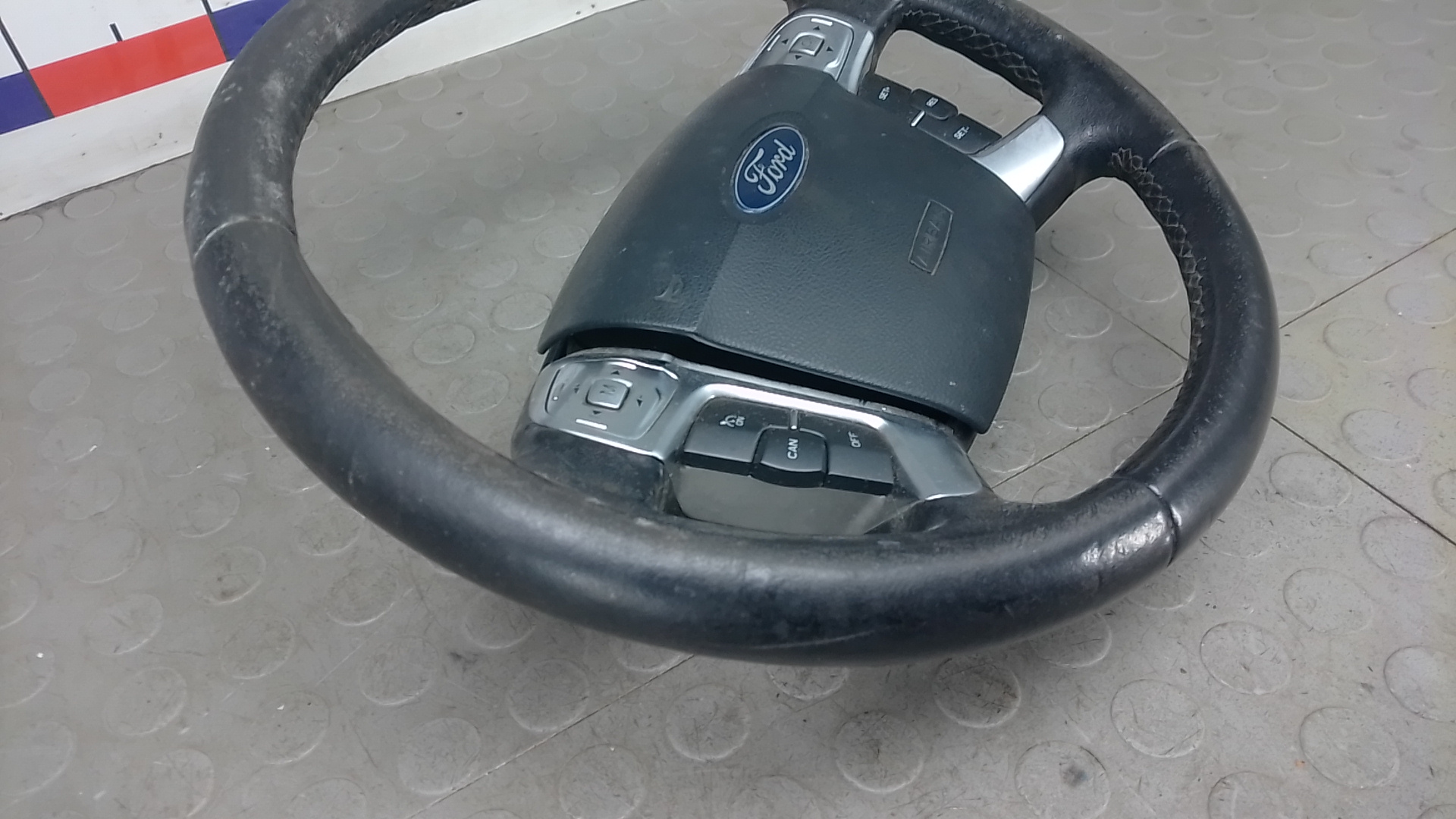 Рулевое колесо (руль)