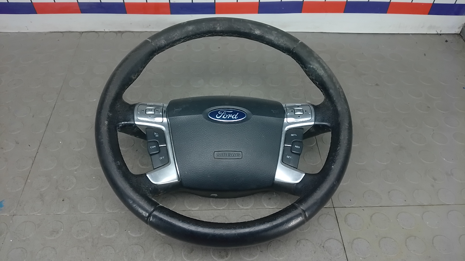 Рулевое колесо (руль)