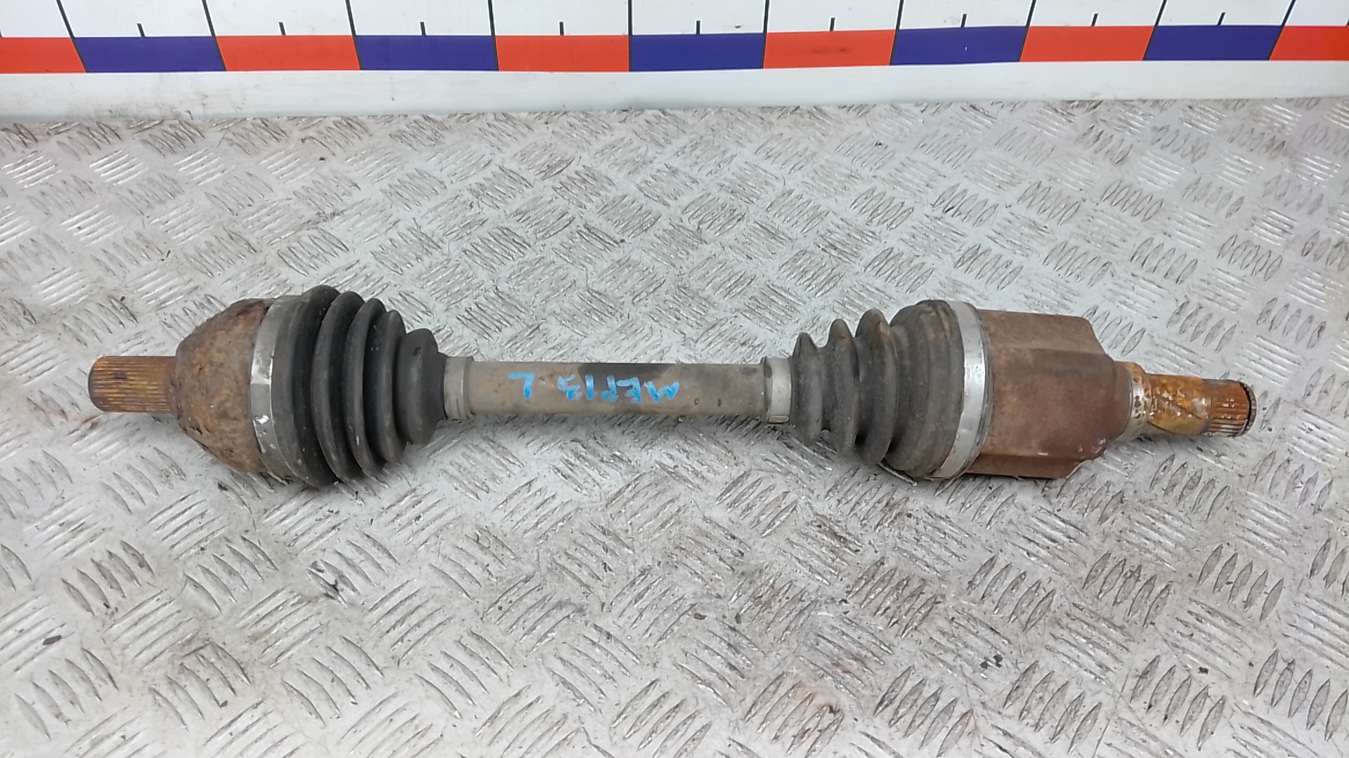 Полуось передняя левая