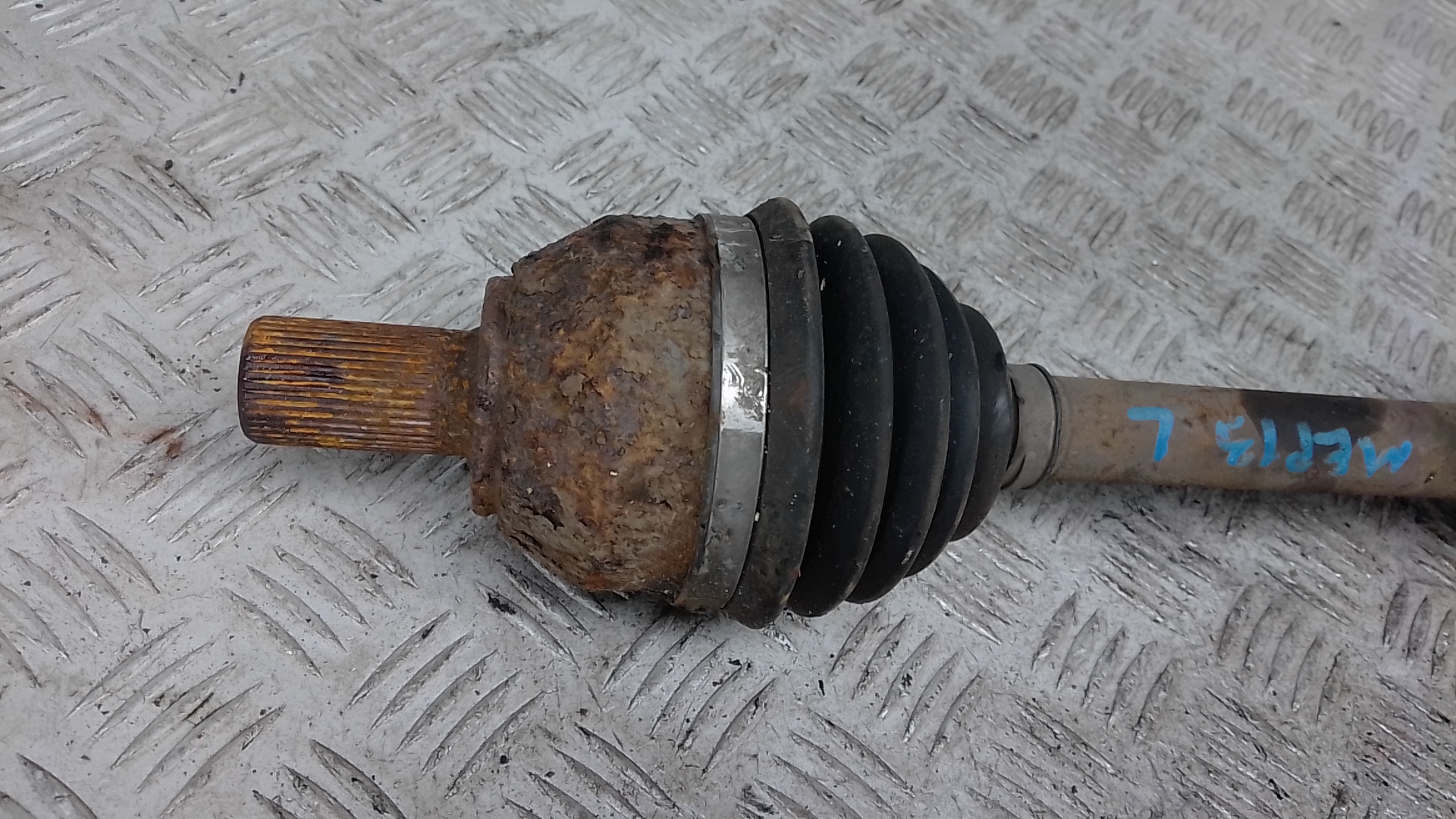 Полуось передняя левая