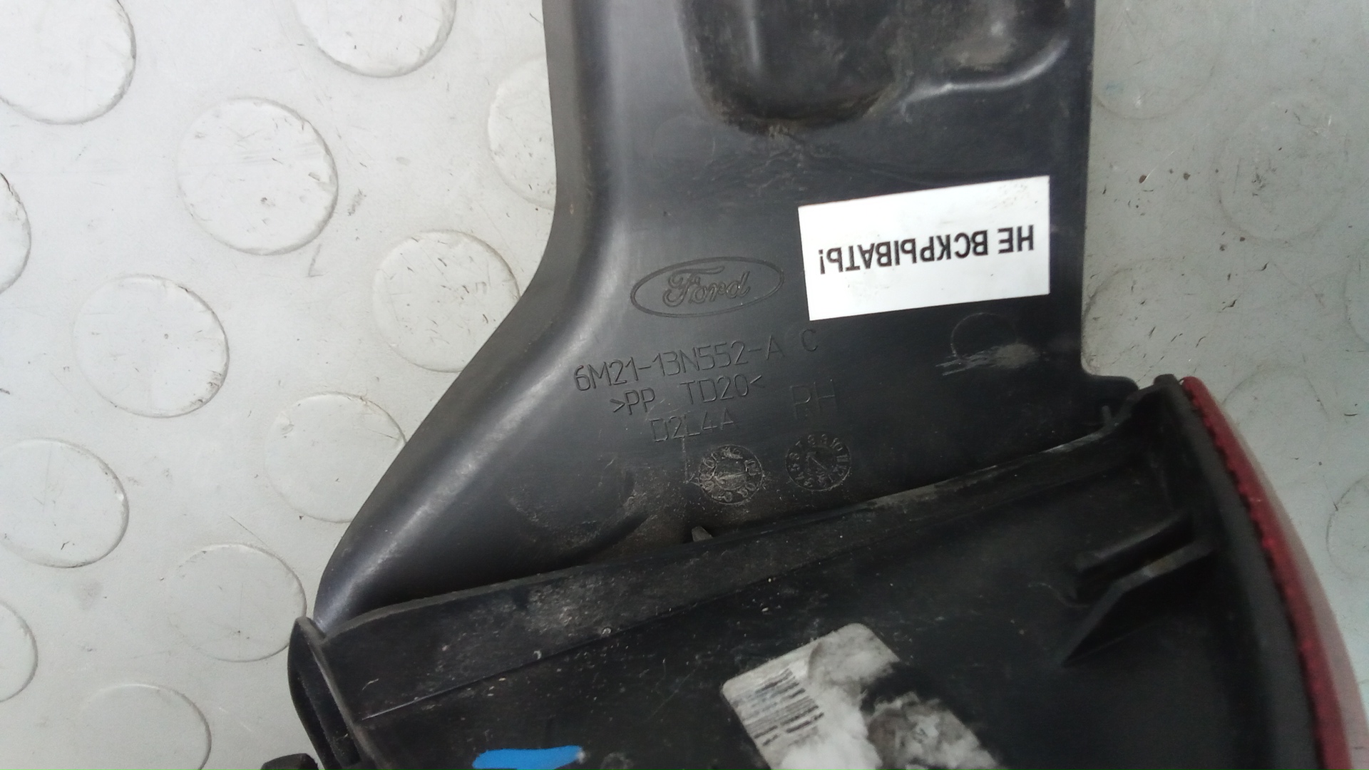 Фонарь задний правый