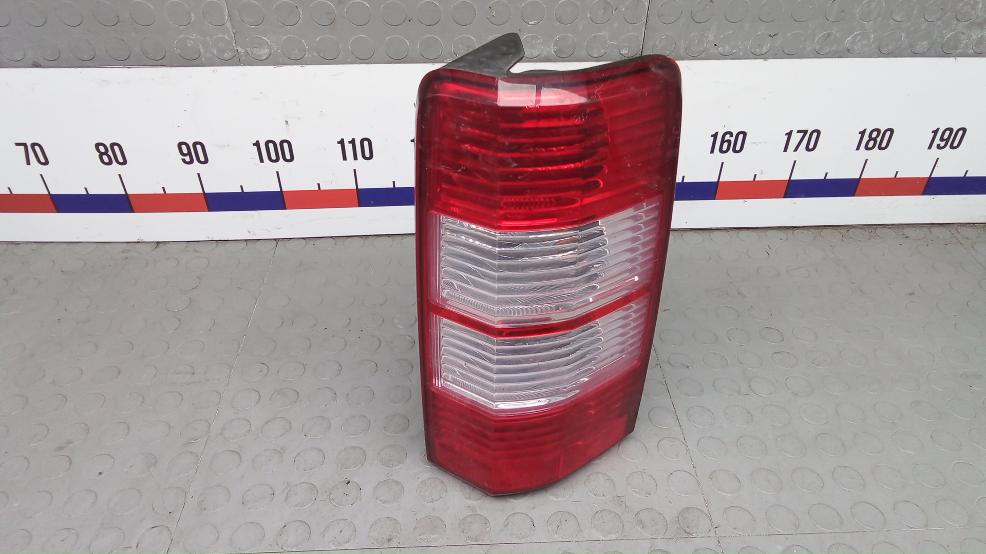 Фонарь задний правый