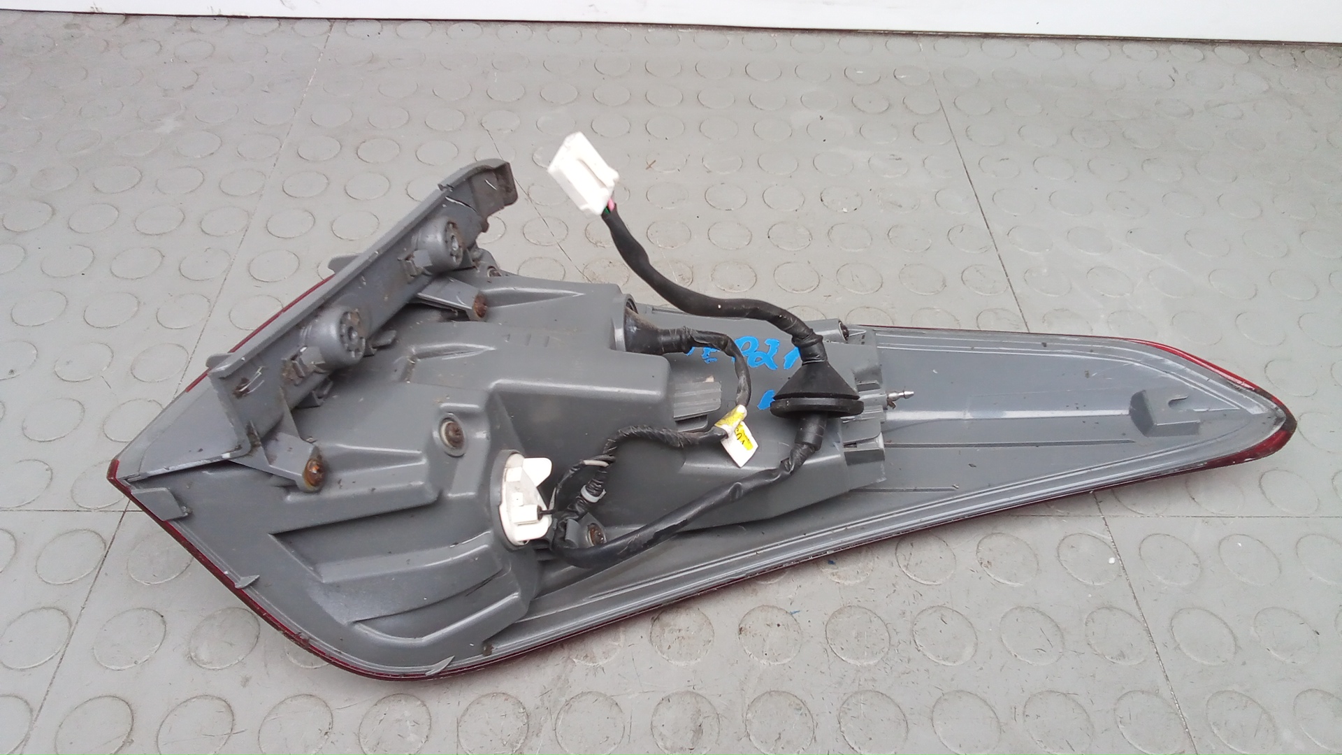 Фонарь задний левый