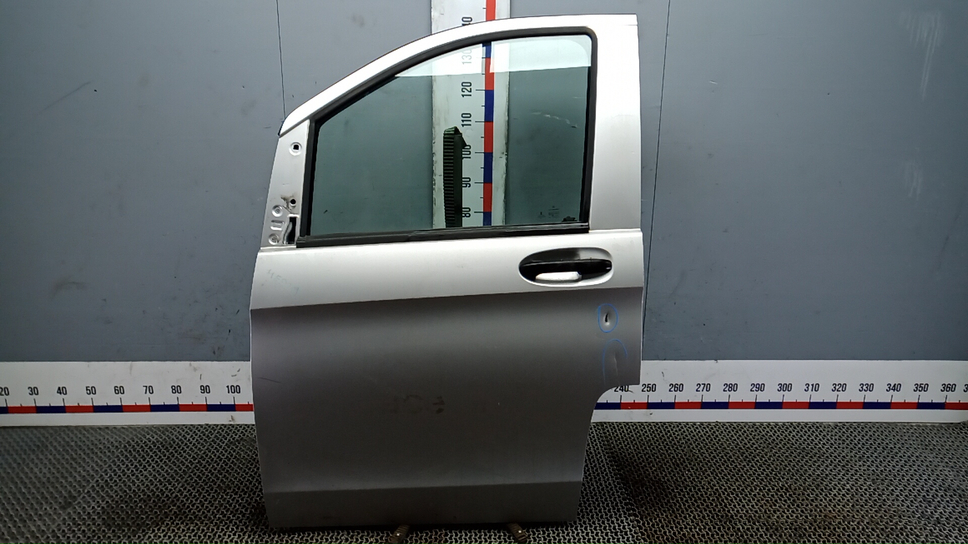 Дверь передняя левая