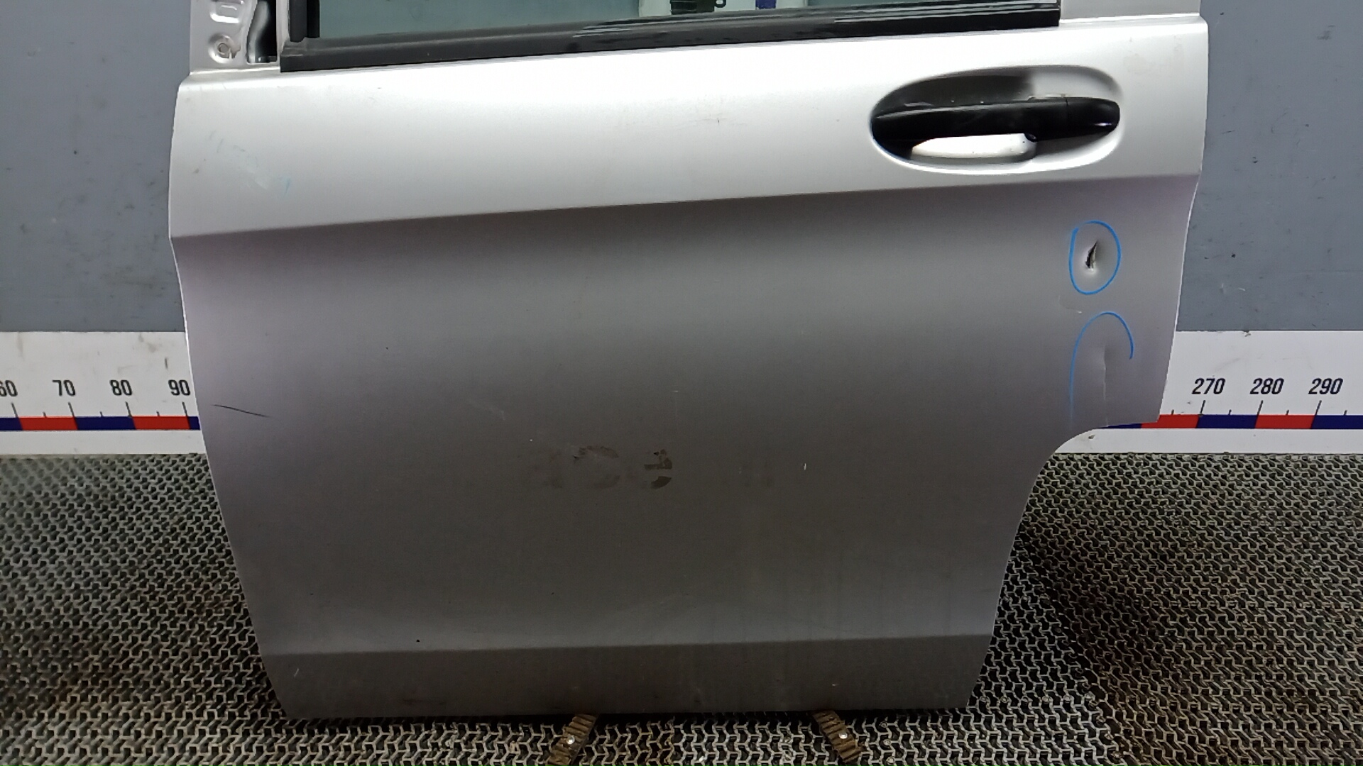 Дверь передняя левая