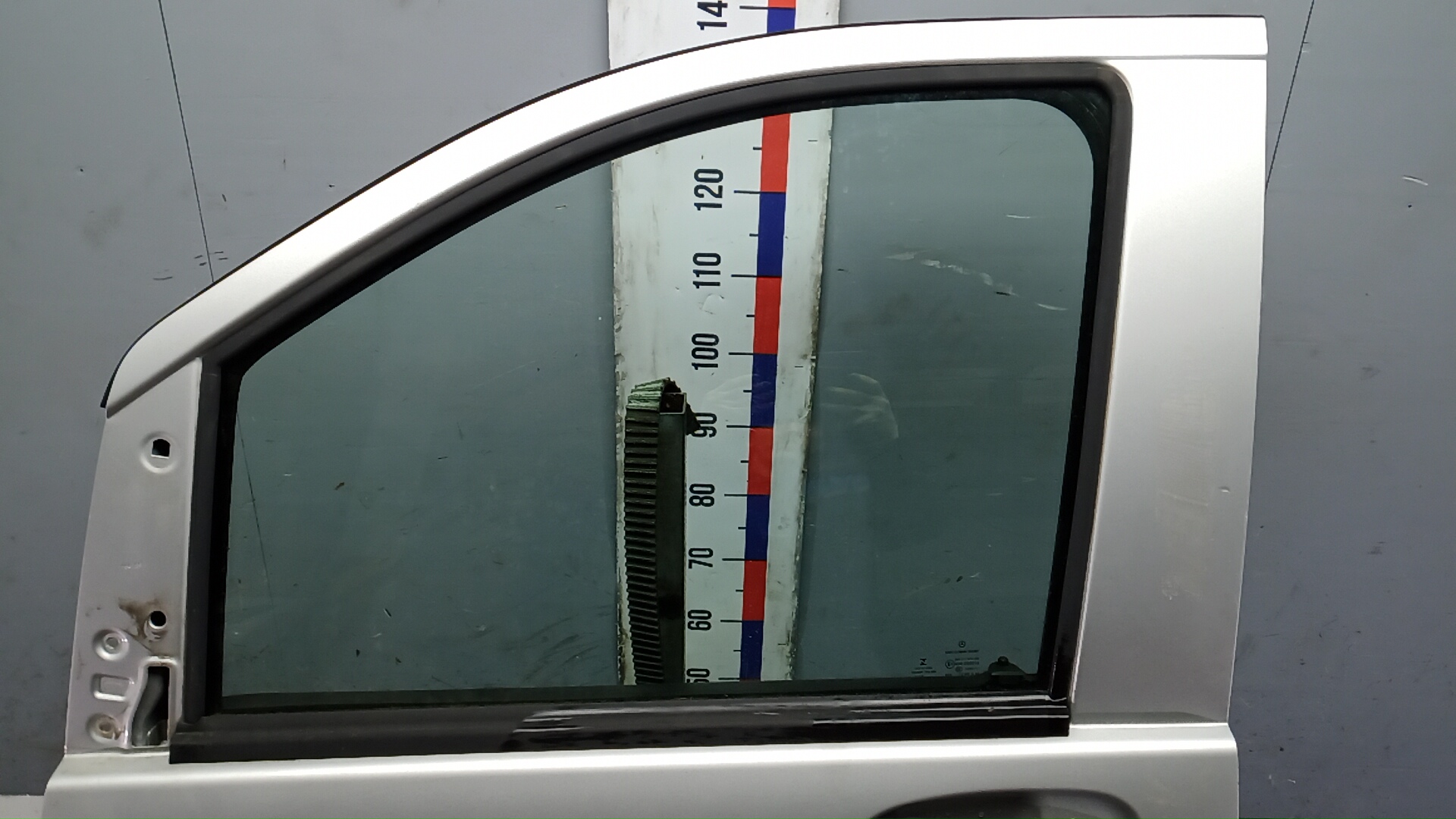 Дверь передняя левая