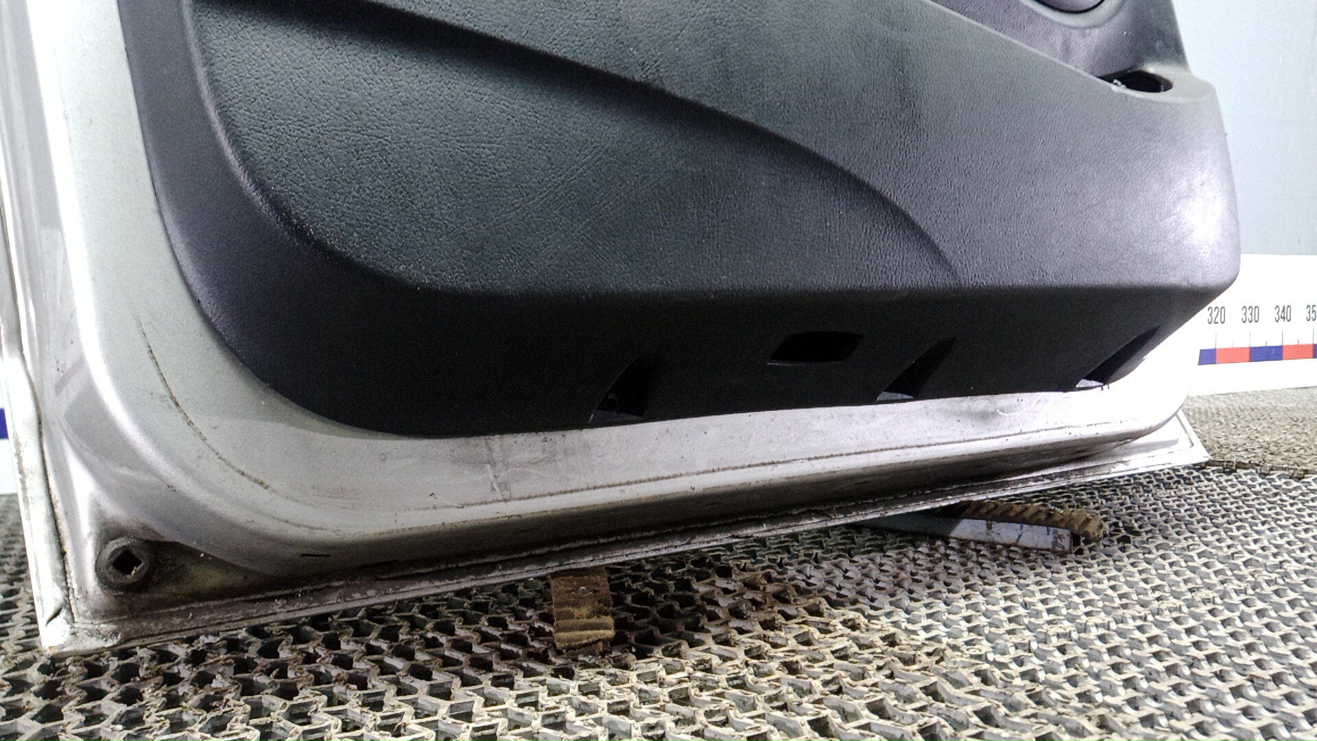 Дверь передняя левая