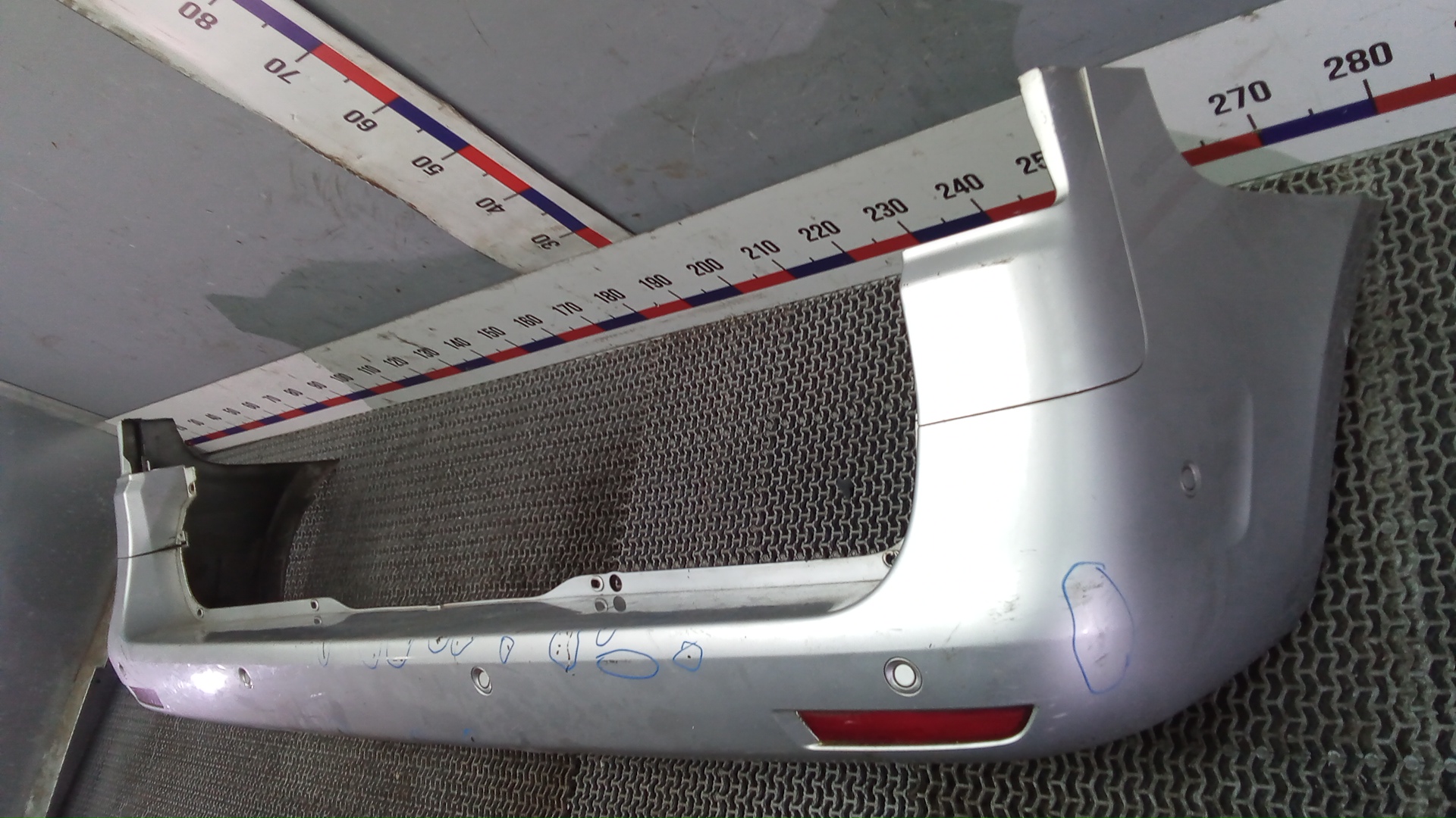 Бампер задний