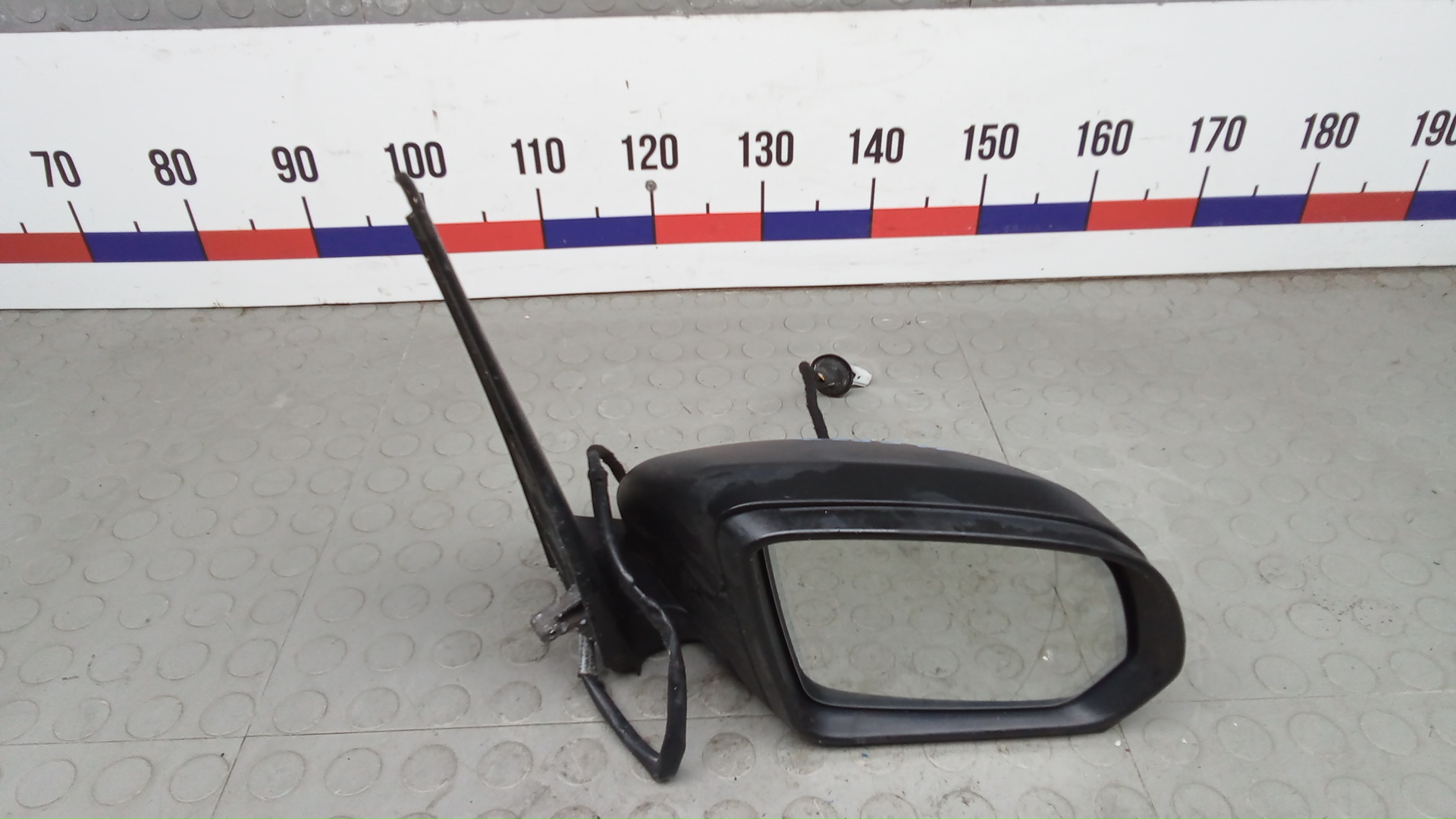 Зеркало правое электрическое