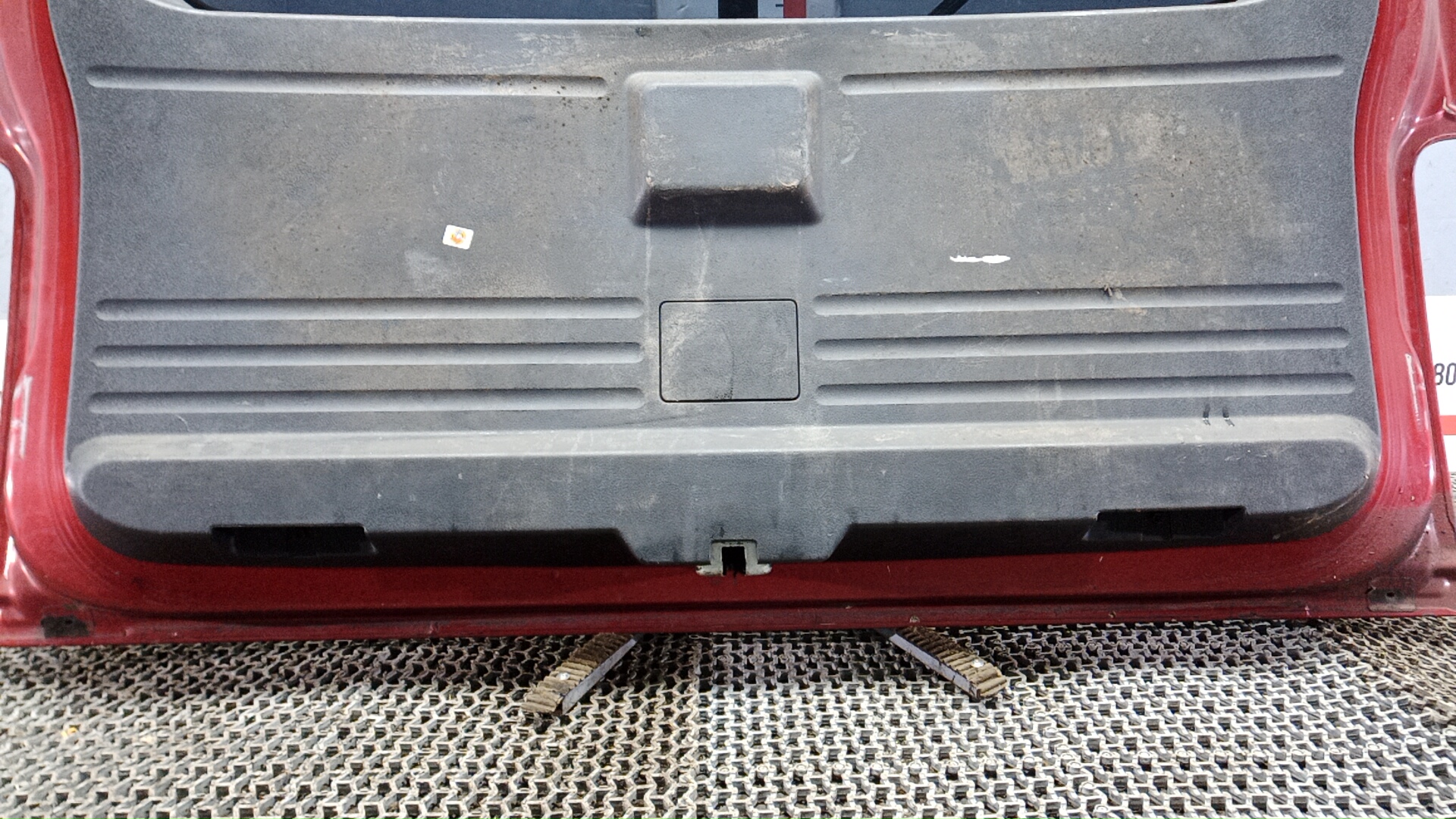 Дверь багажника