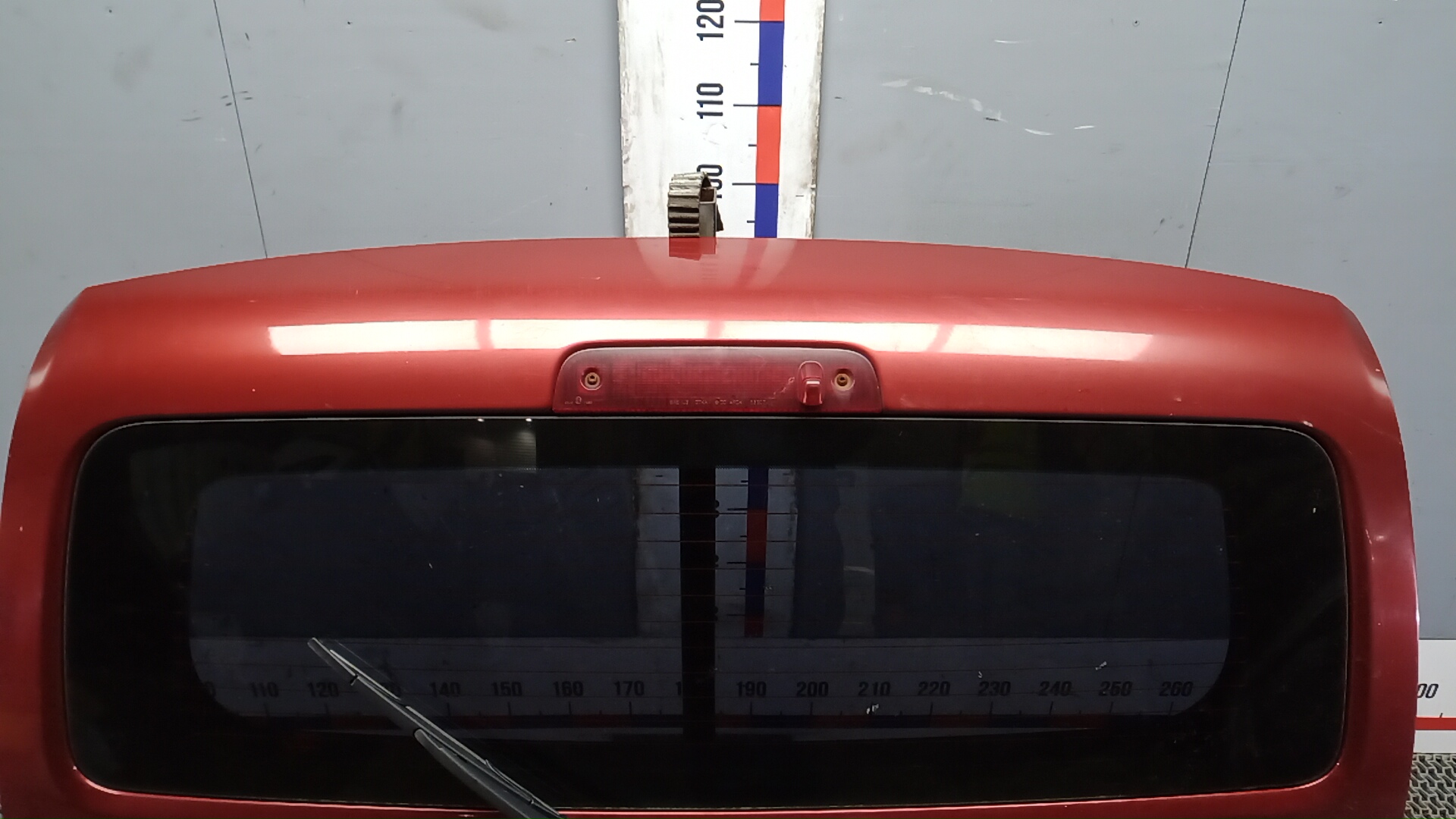 Дверь багажника