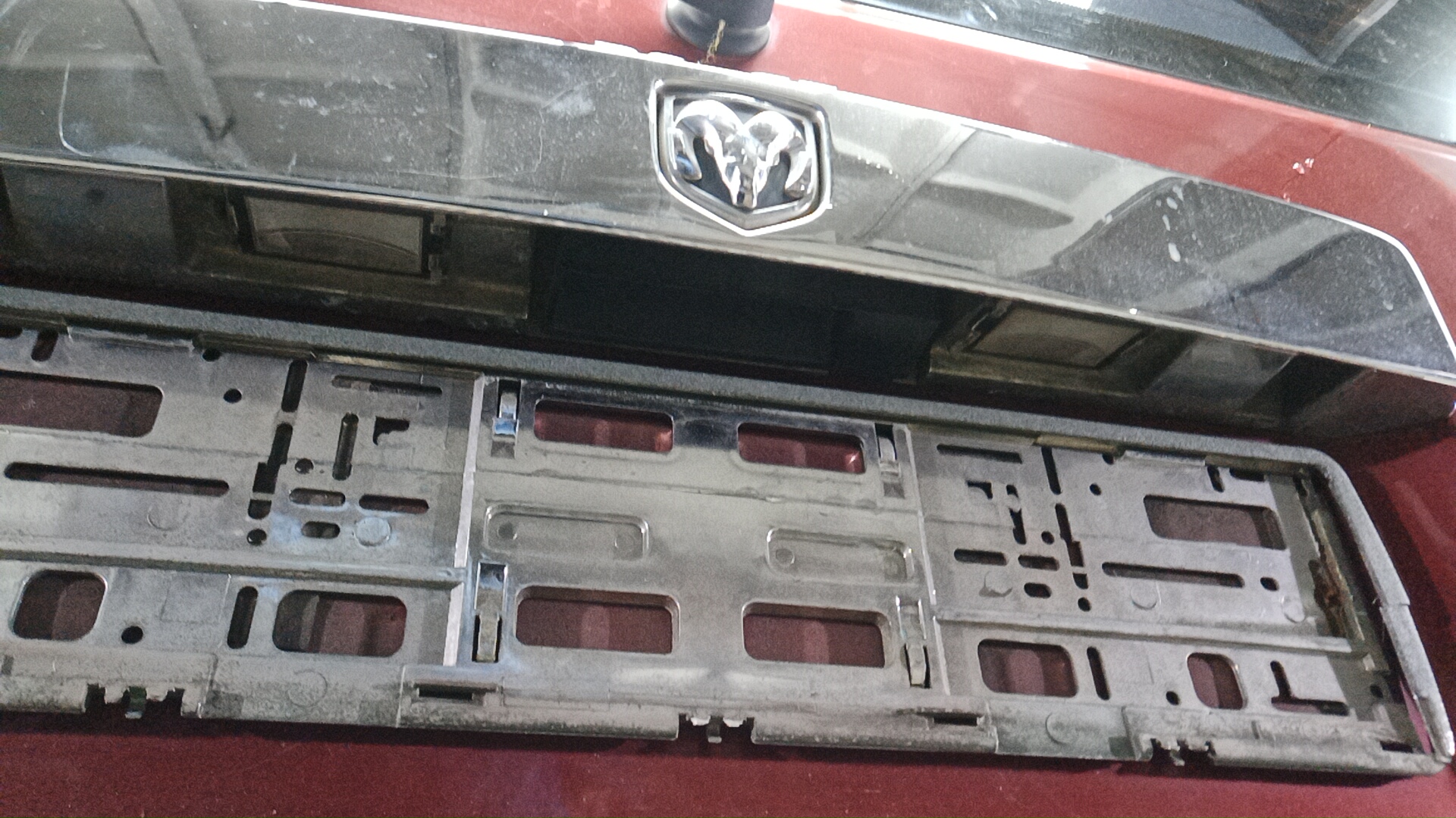 Дверь багажника