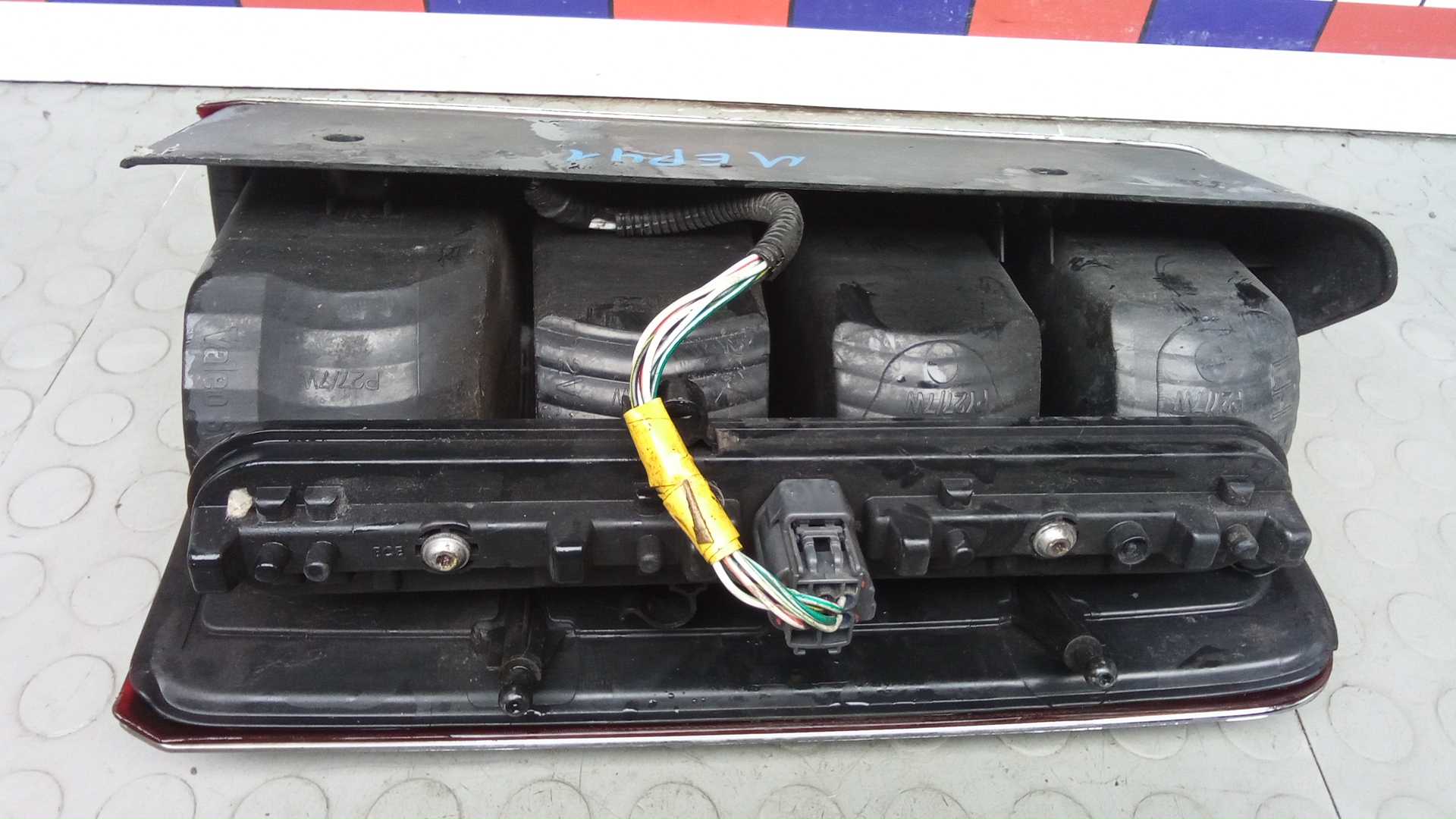 Фонарь задний левый