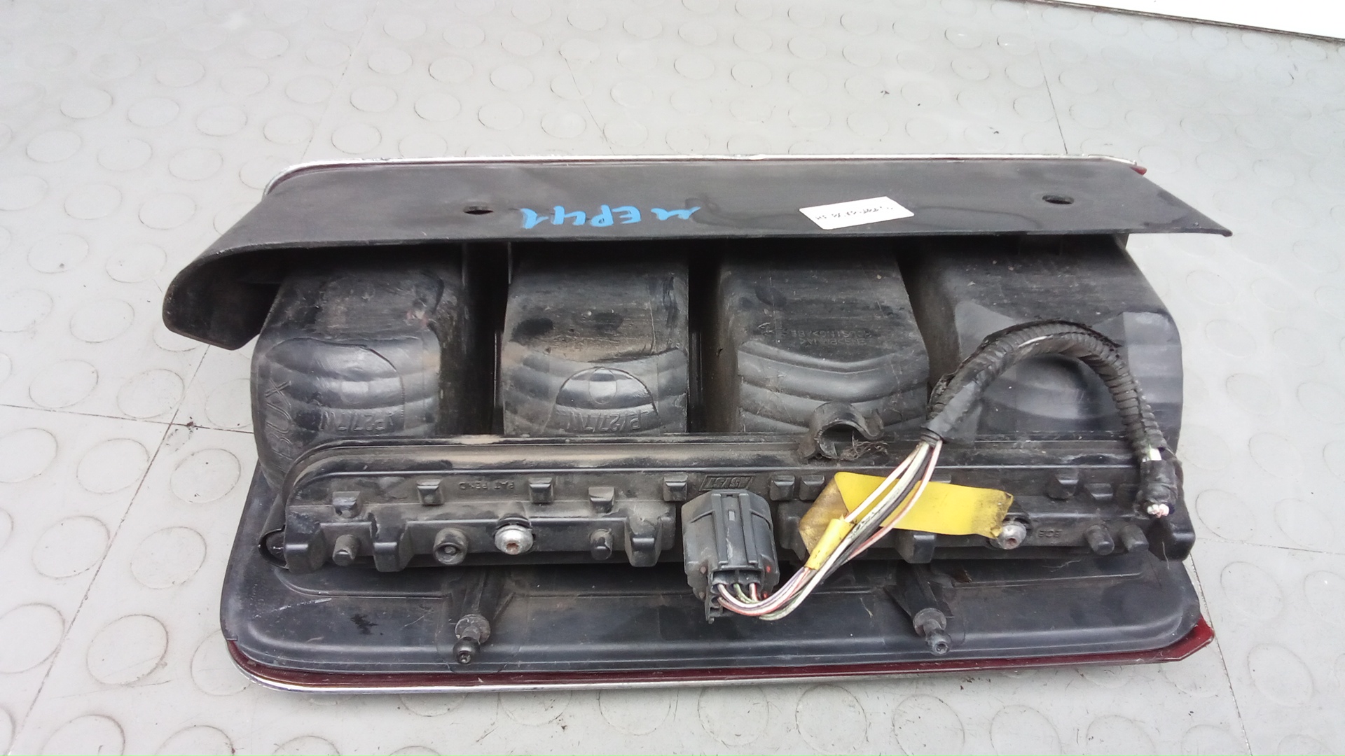 Фонарь задний правый