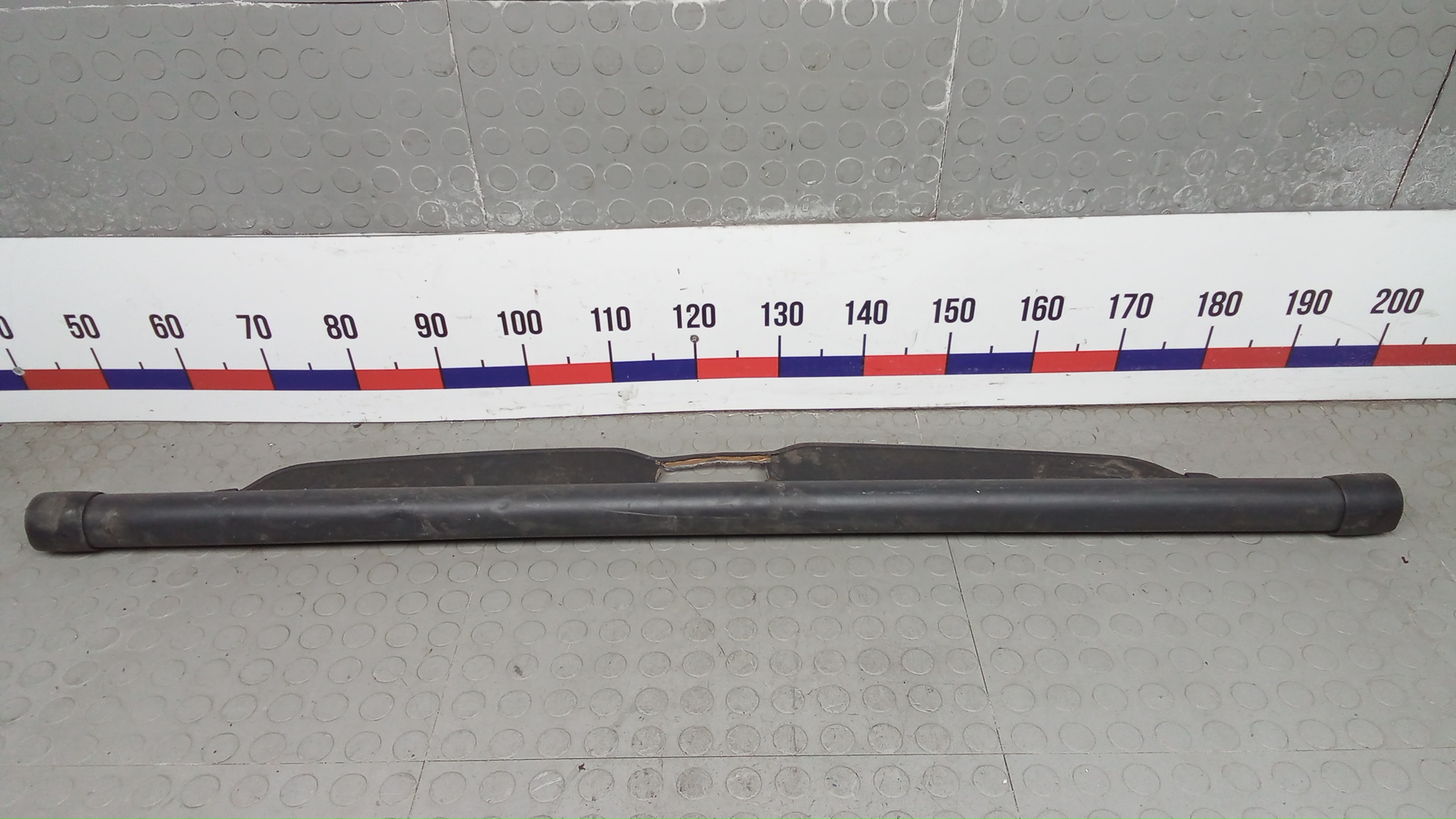 Шторка багажника