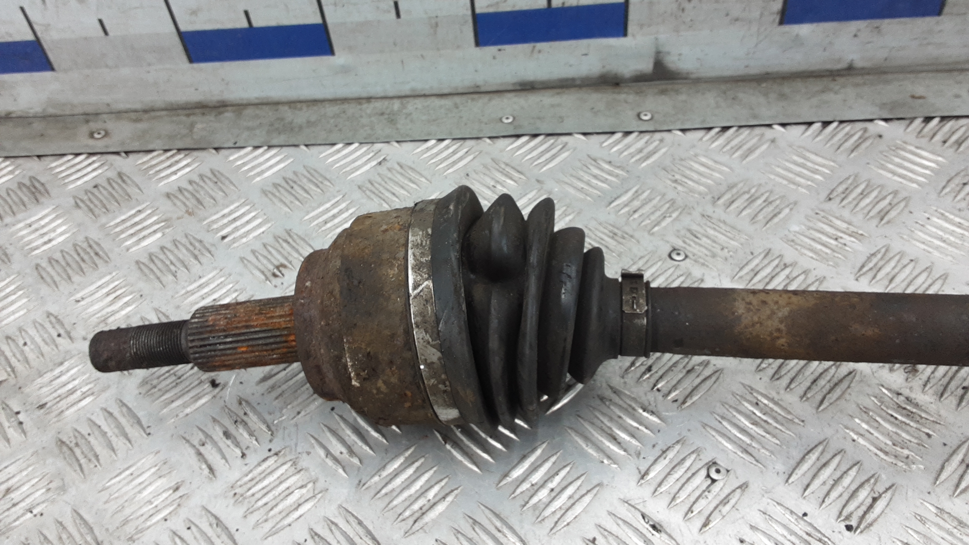 Полуось задняя правая