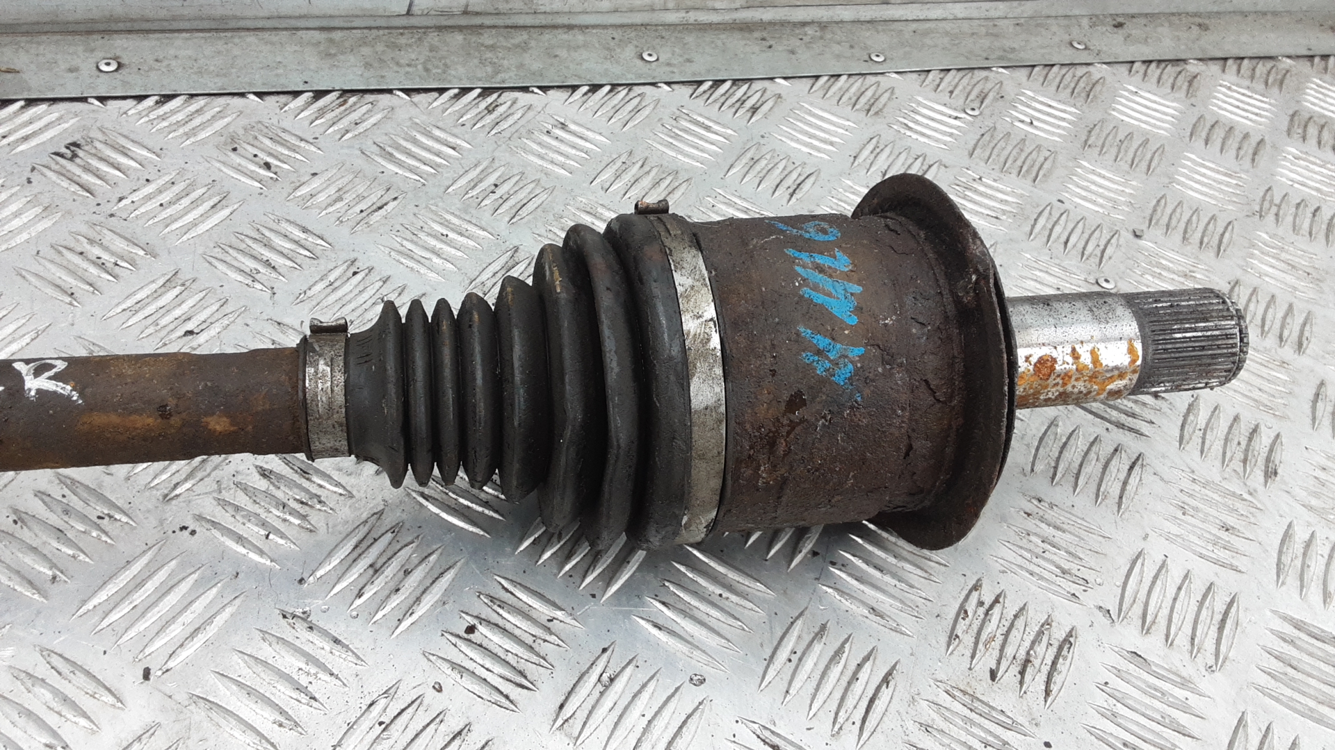 Полуось задняя правая