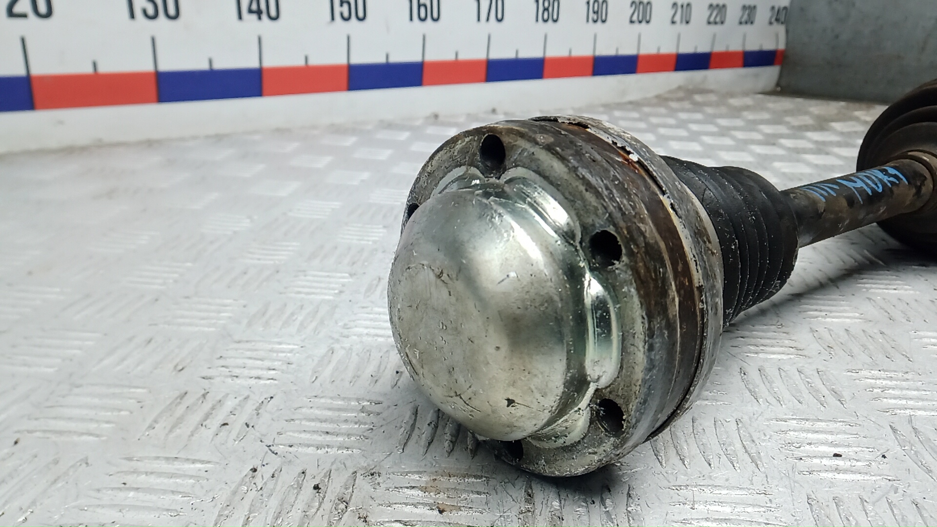 Полуось передняя левая