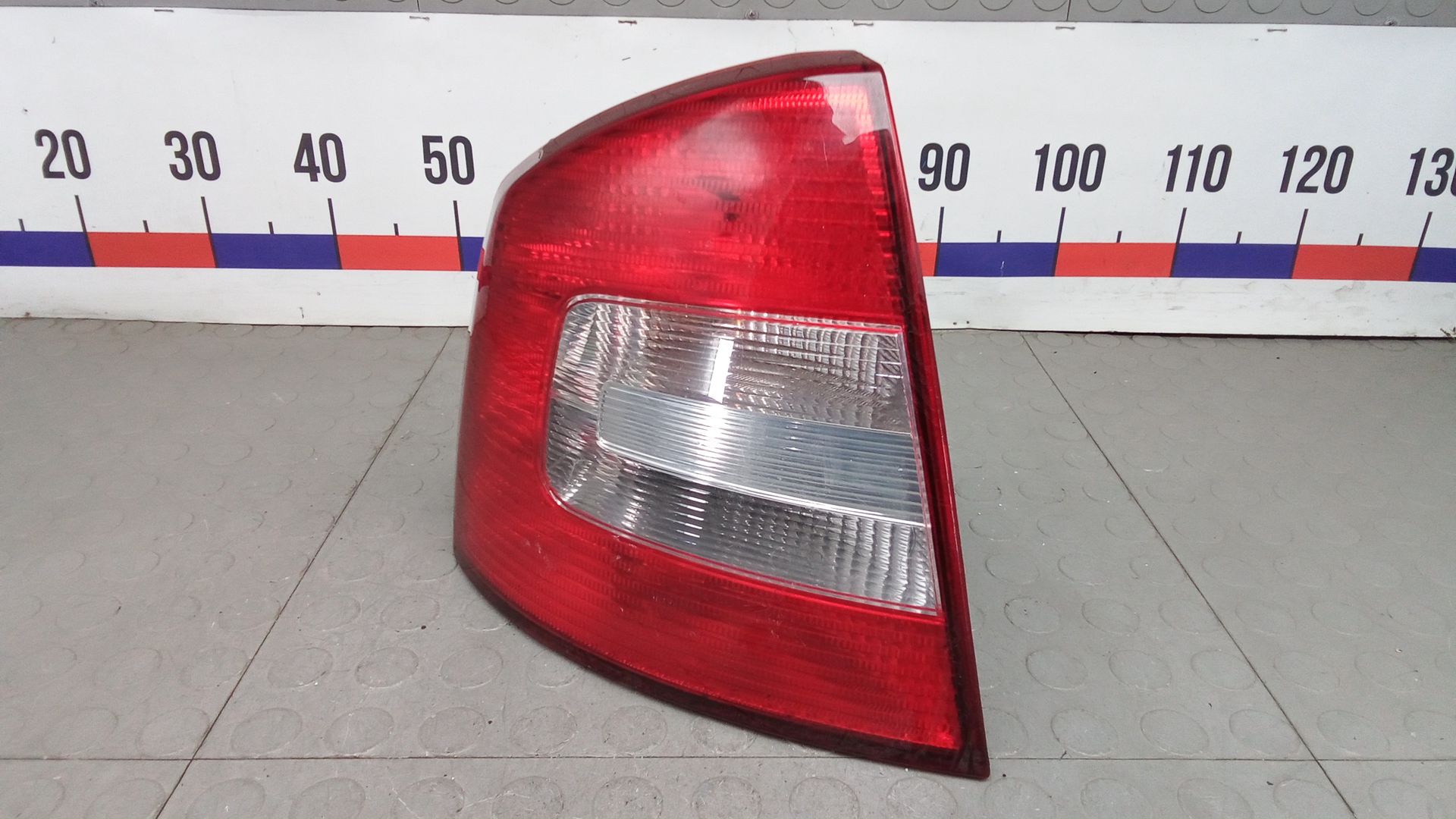 Фонарь задний левый