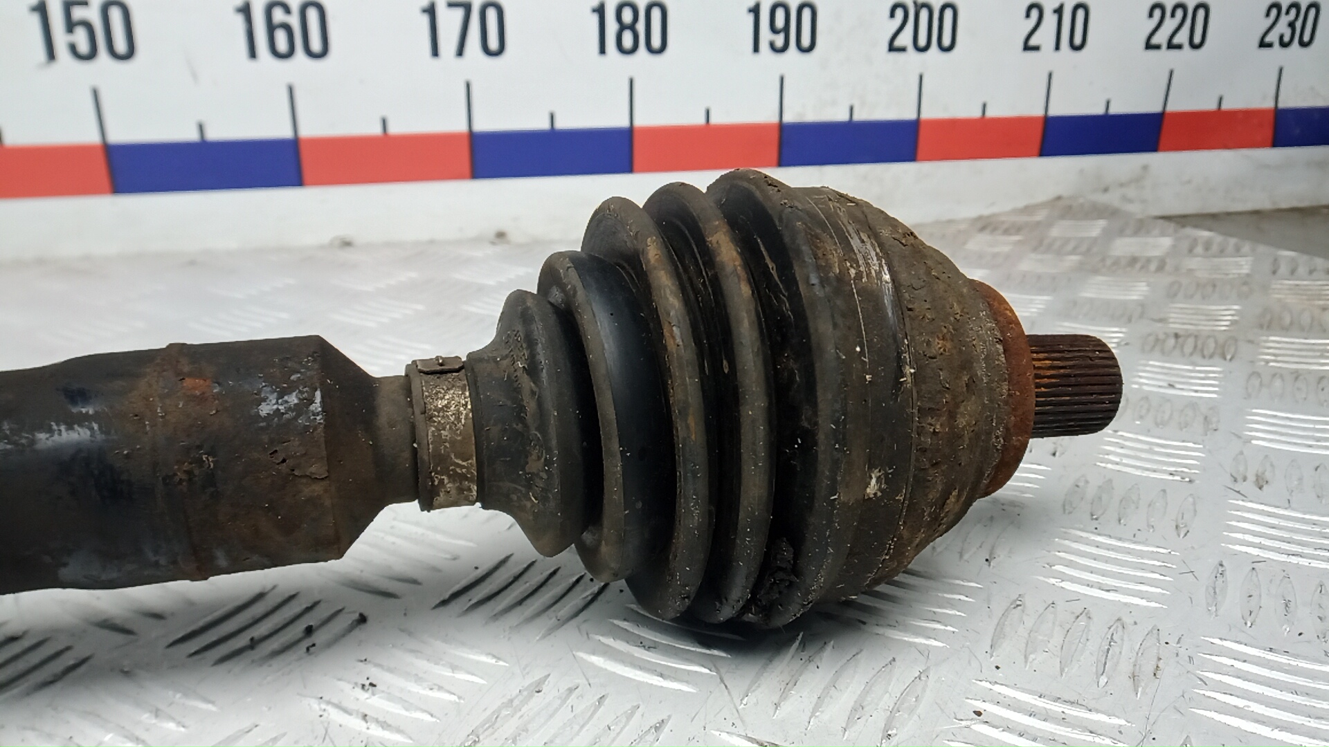 Полуось передняя правая