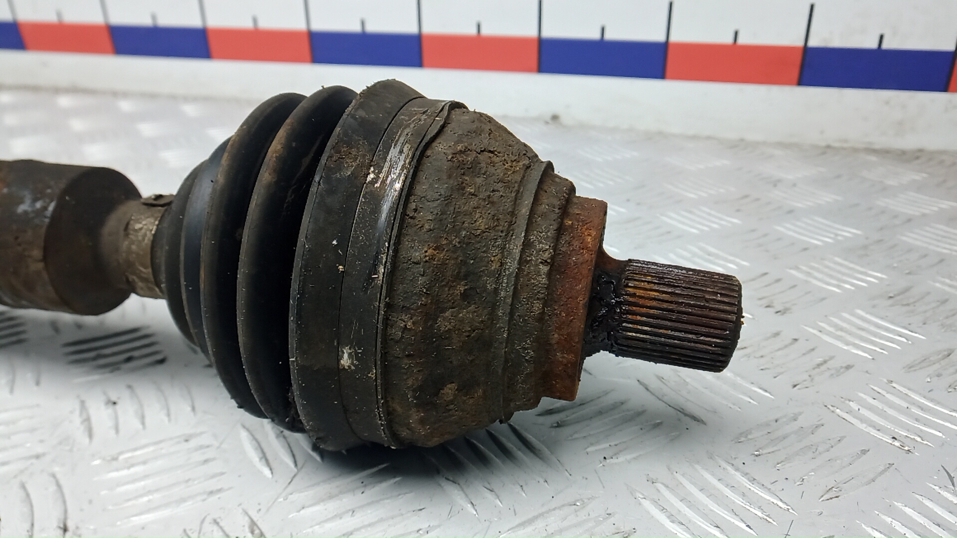 Полуось передняя правая