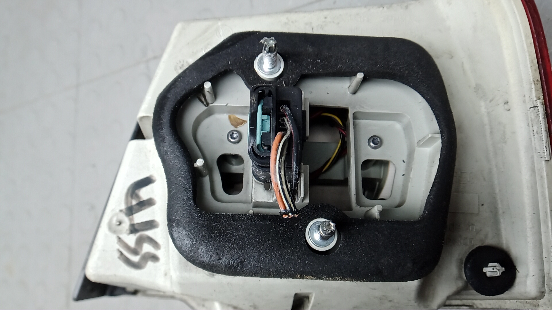 Фонарь задний левый