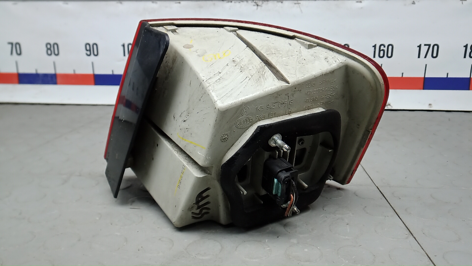 Фонарь задний левый