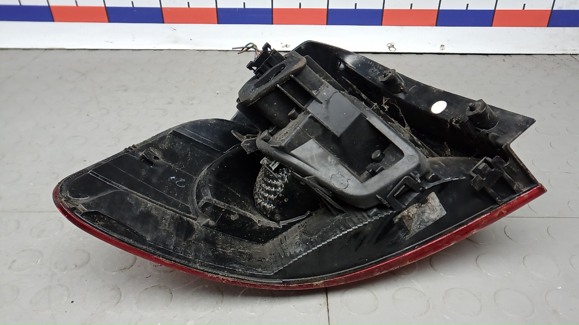 Фонарь задний правый