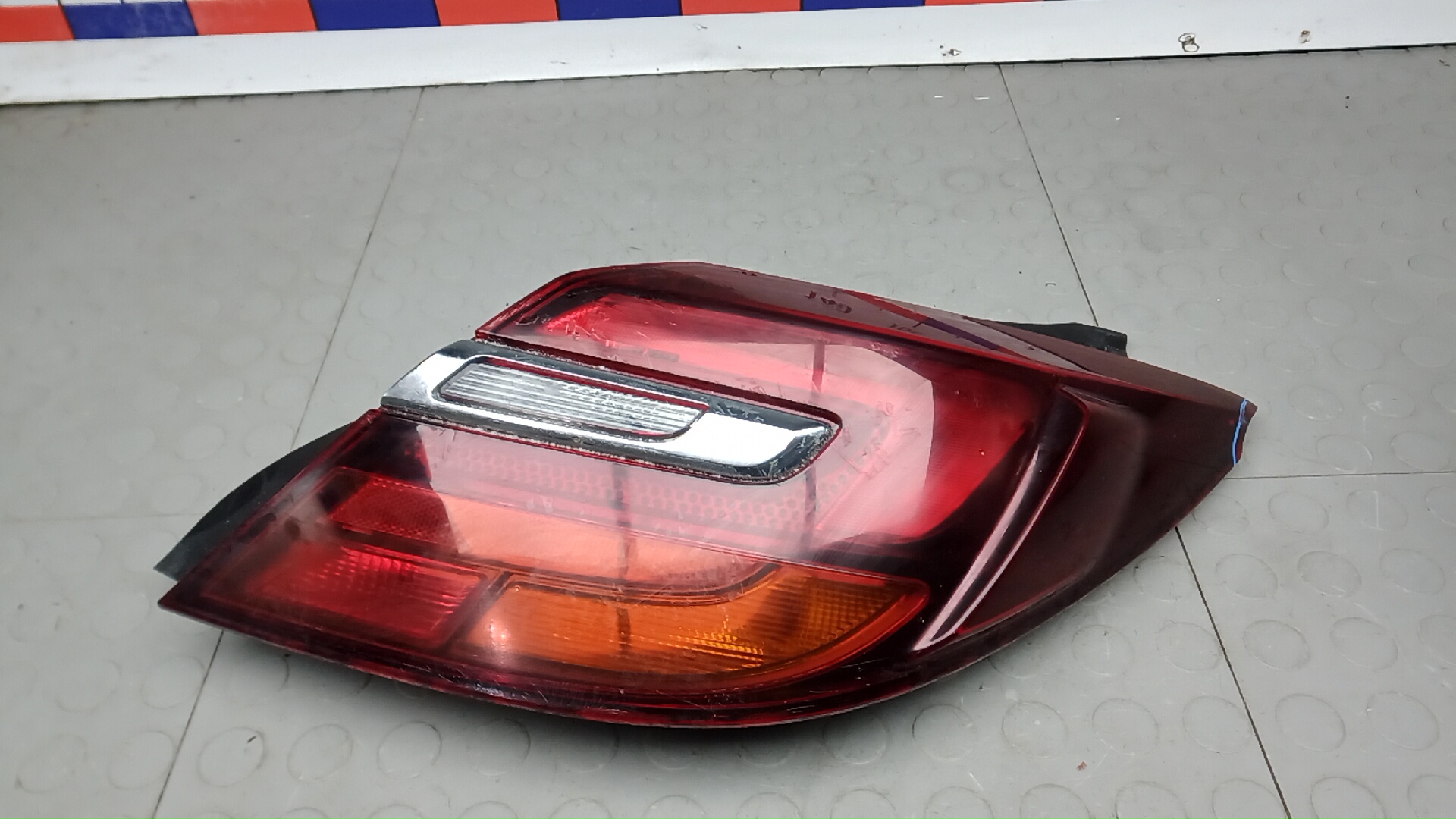 Фонарь задний правый