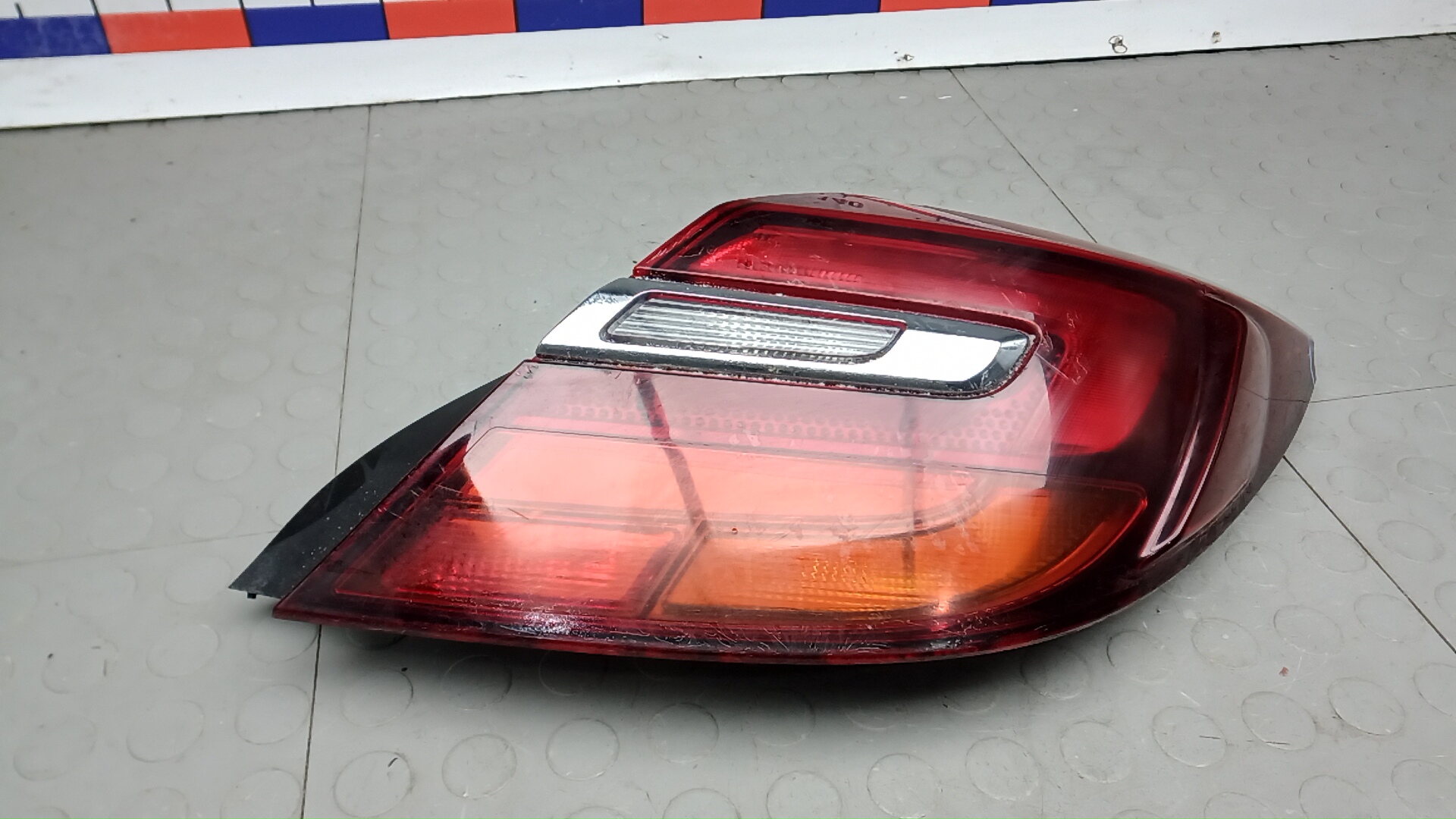 Фонарь задний правый