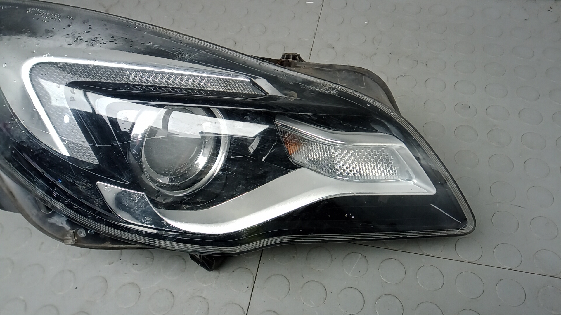 Фара правая