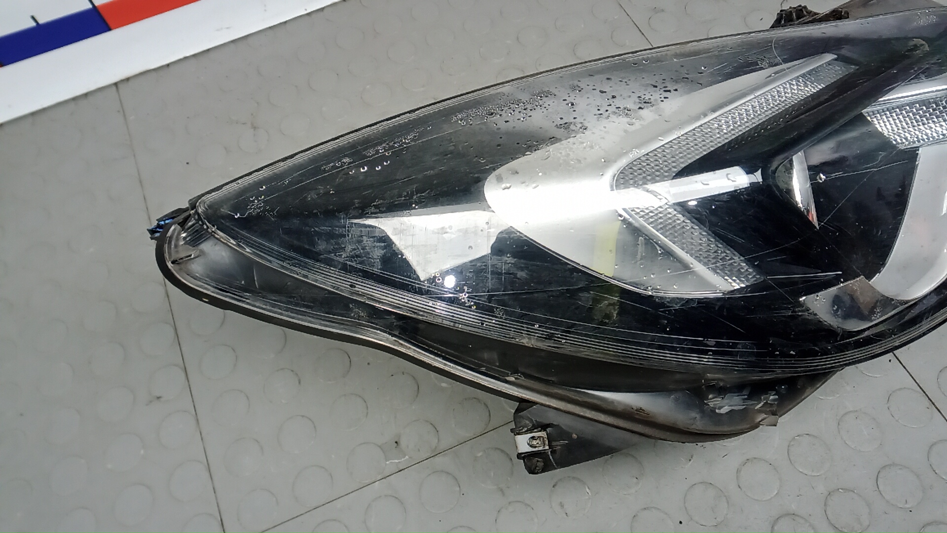 Фара правая