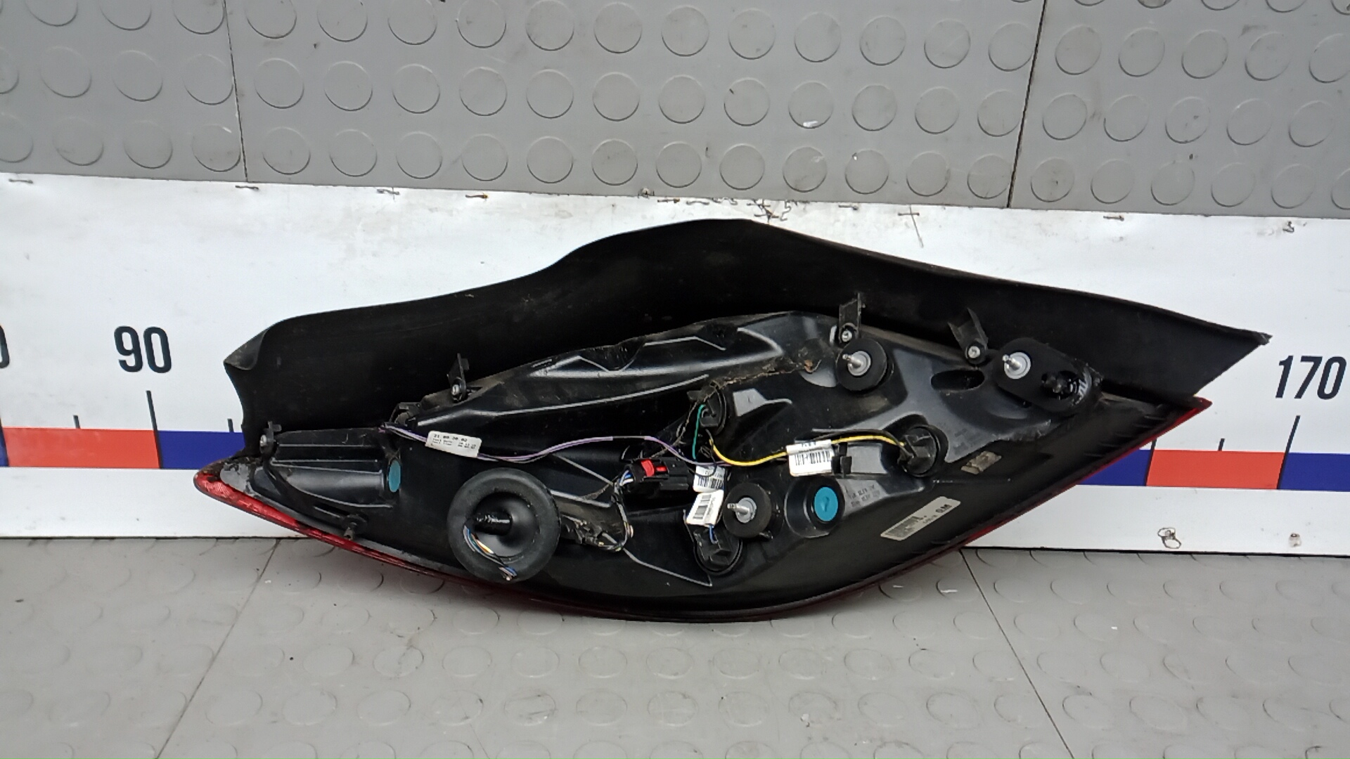 Фонарь задний правый