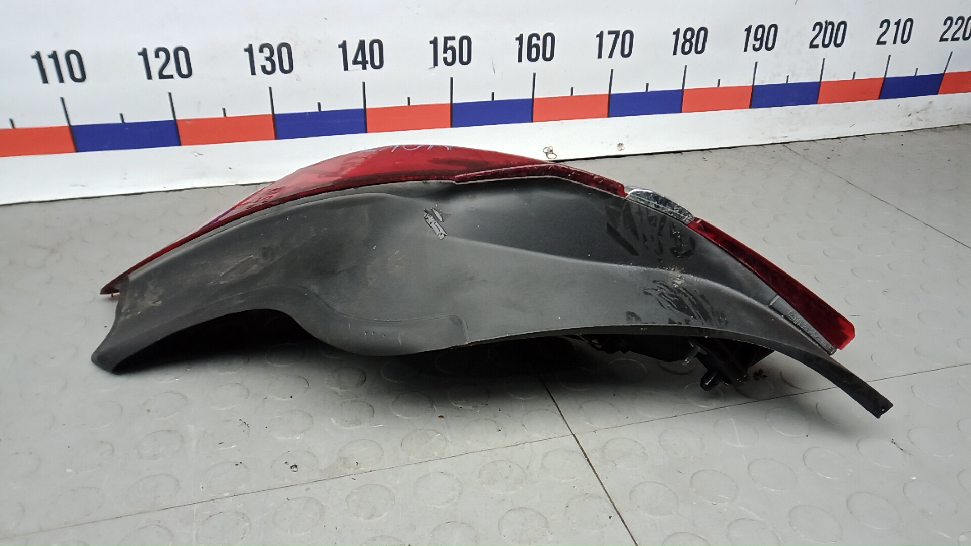 Фонарь задний правый