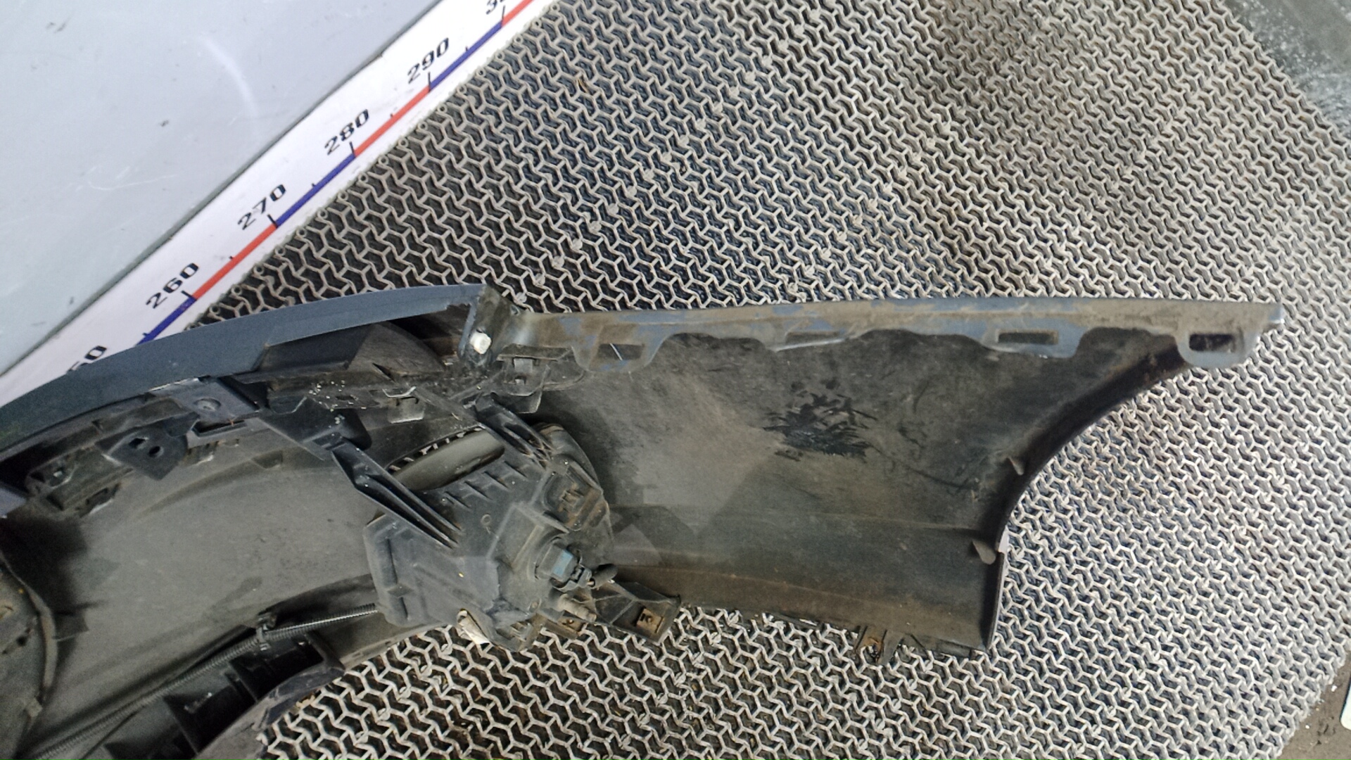 Бампер передний