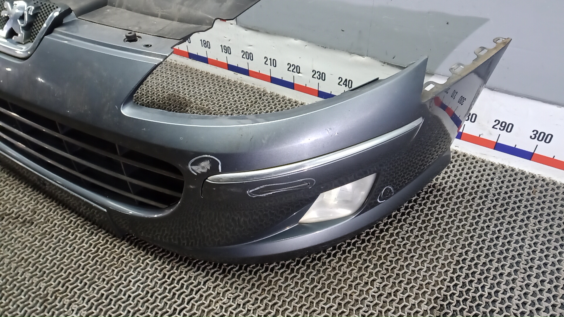 Бампер передний