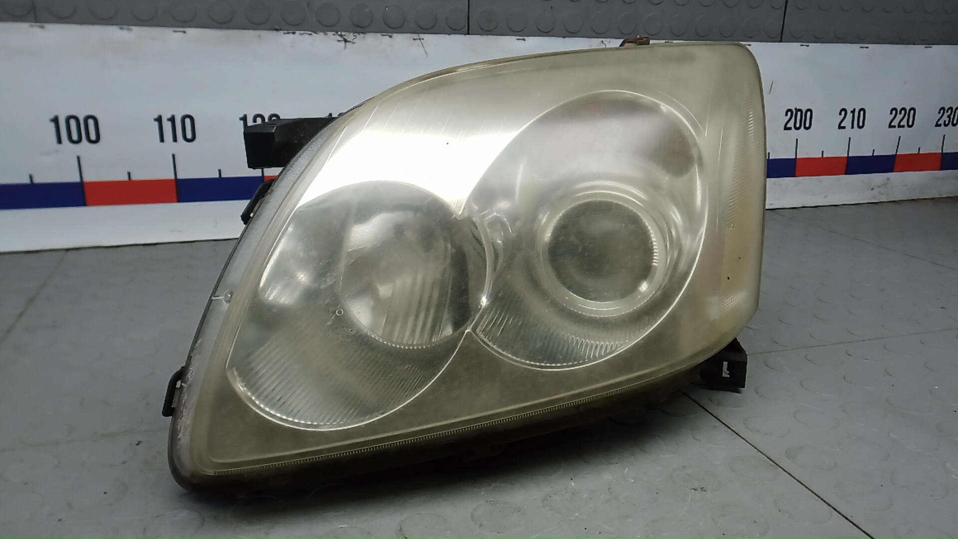 Фара левая
