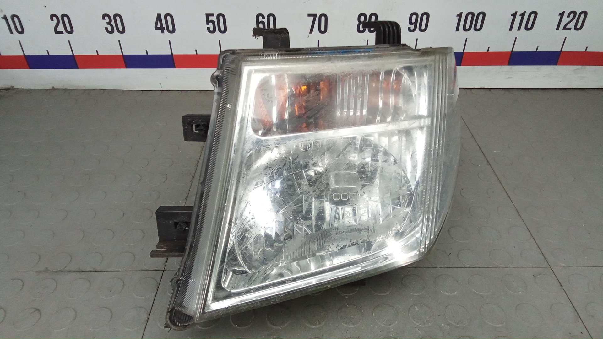 Фара левая