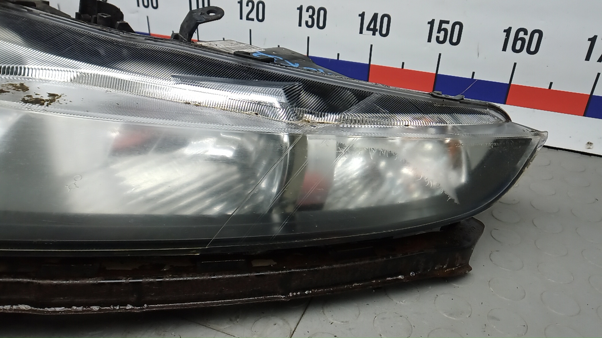 Фара левая
