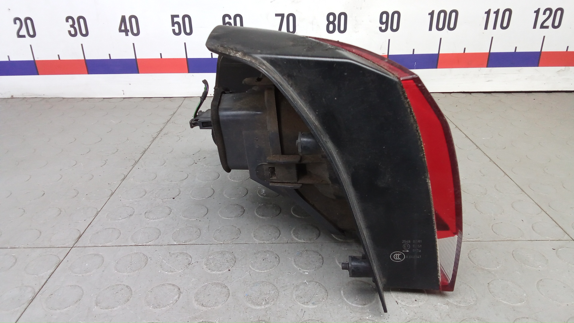 Фонарь задний правый