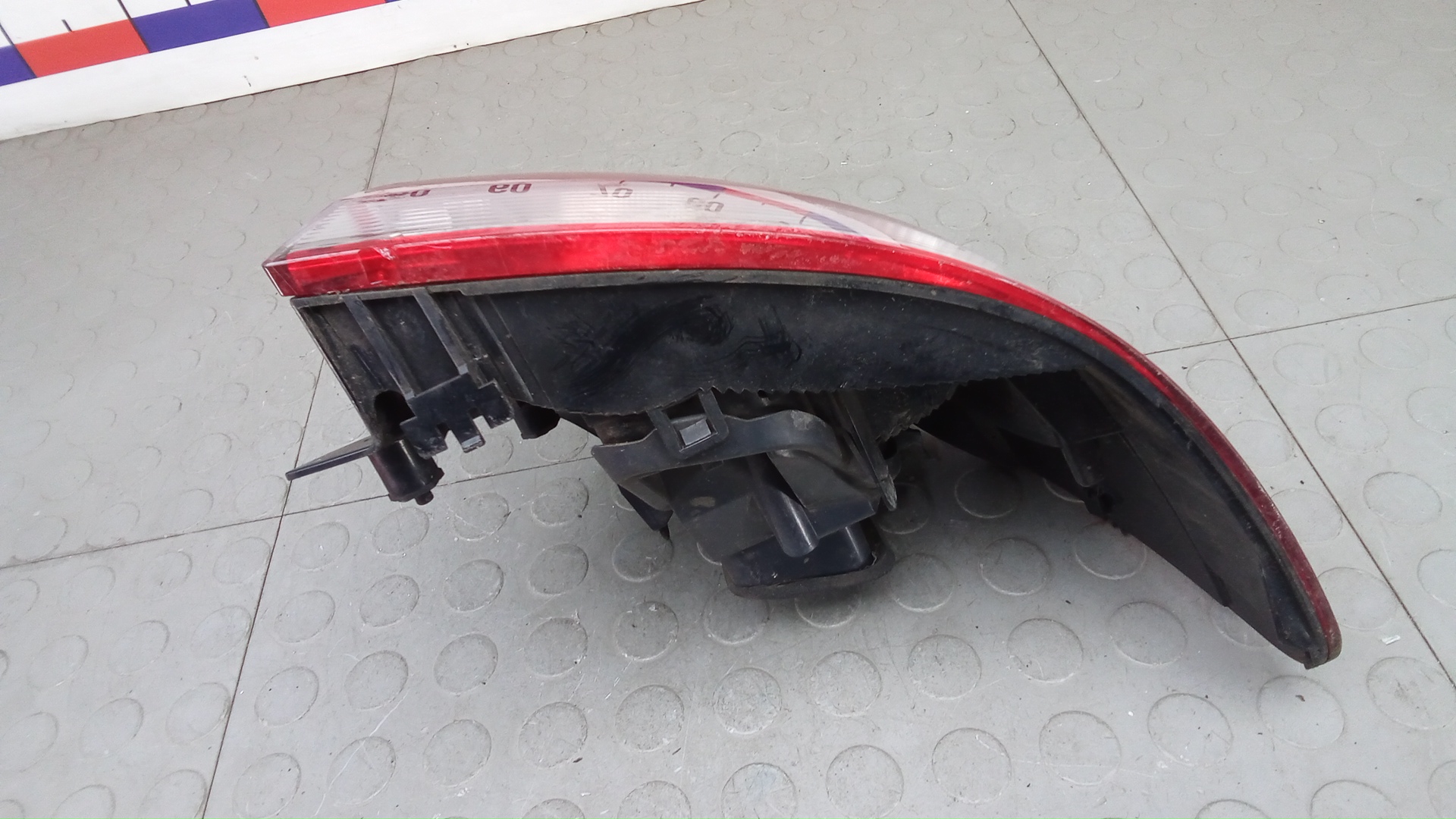 Фонарь задний правый