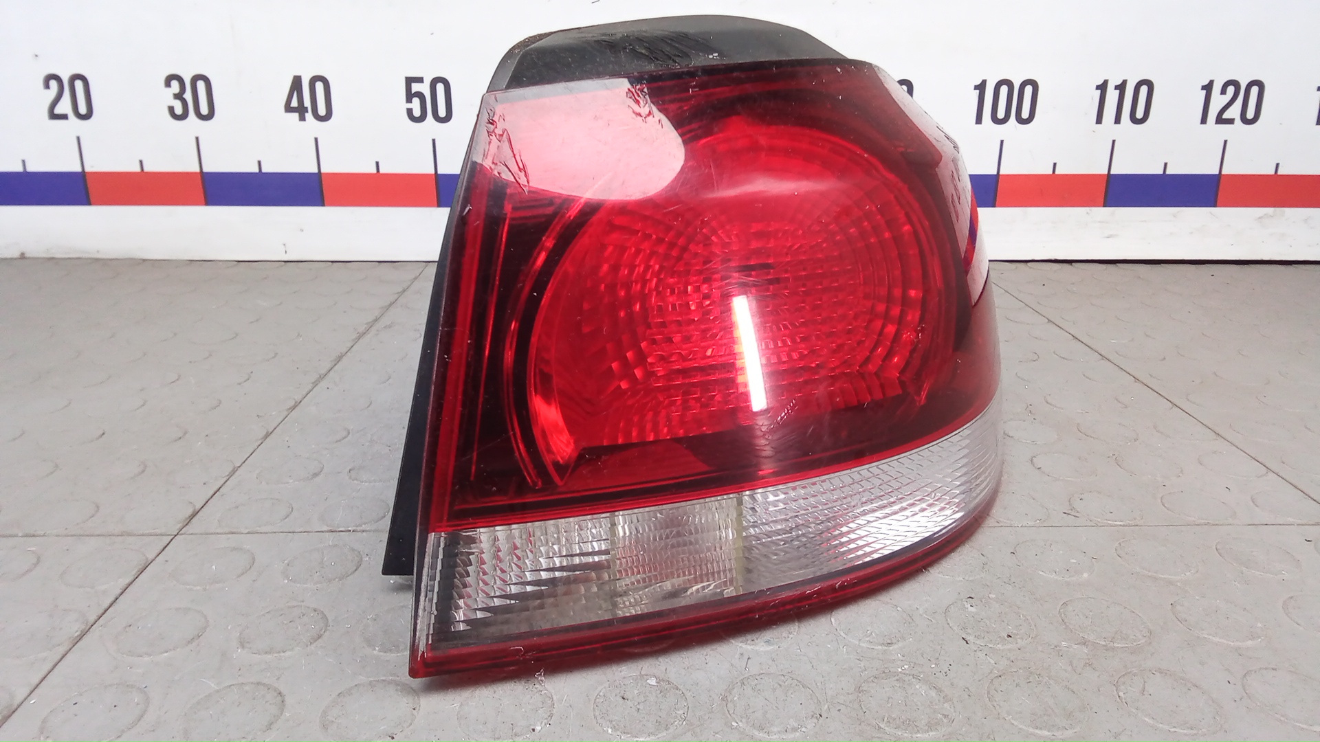 Фонарь задний правый