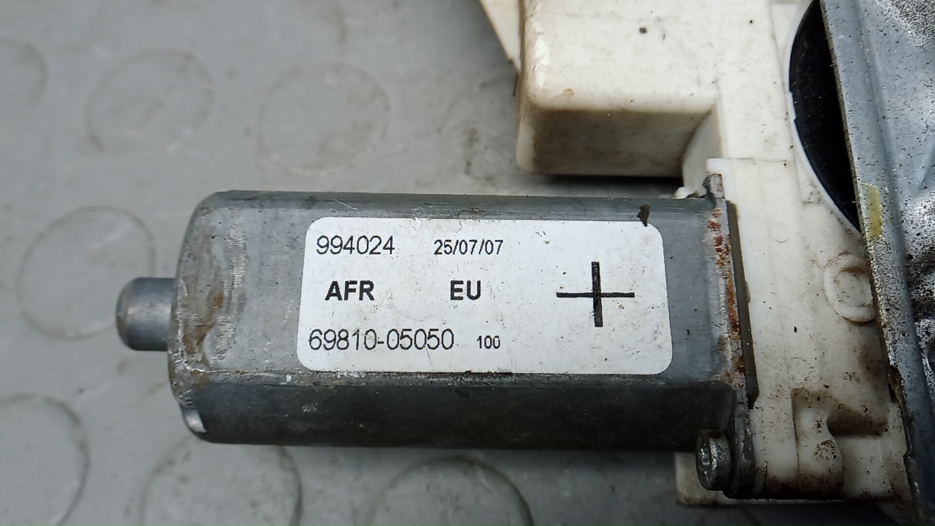 Стеклоподъемник электр. передний правый