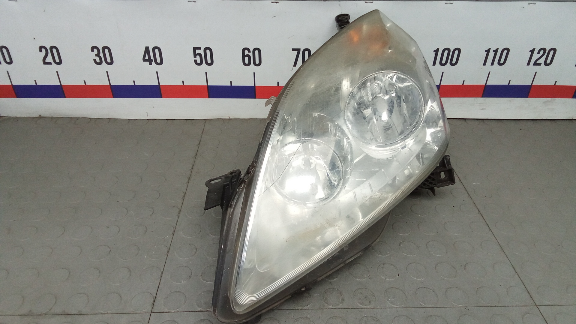 Фара левая