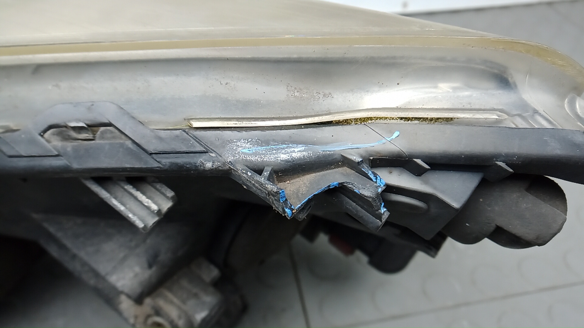 Фара правая