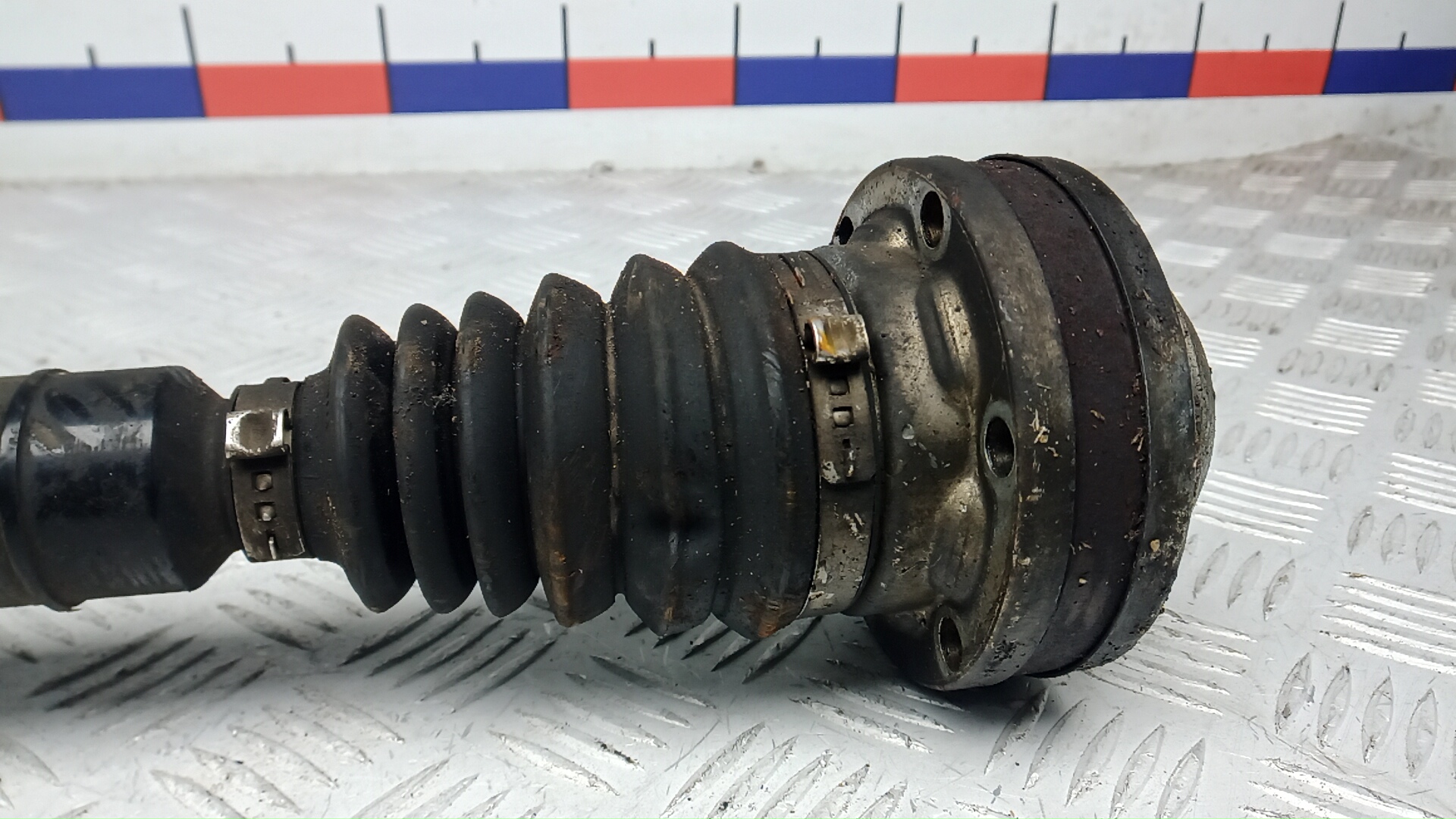 Полуось передняя левая